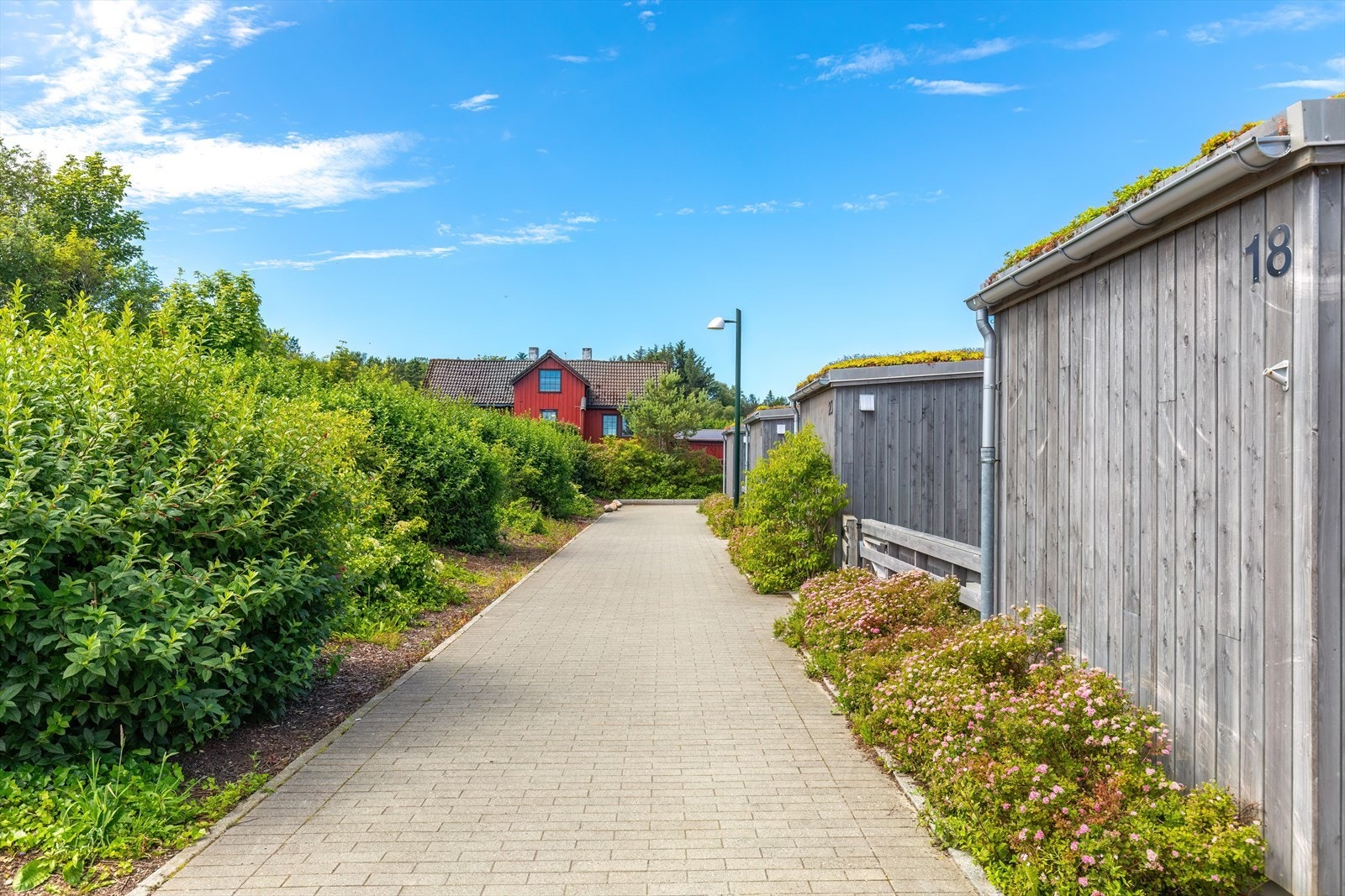 Her kan man lære å sykle eller skate uten å være redd for bilene. Galleribilde