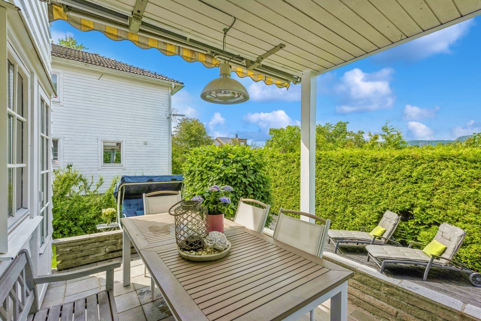 Her er det god plass til stor sittegruppe Galleribilde