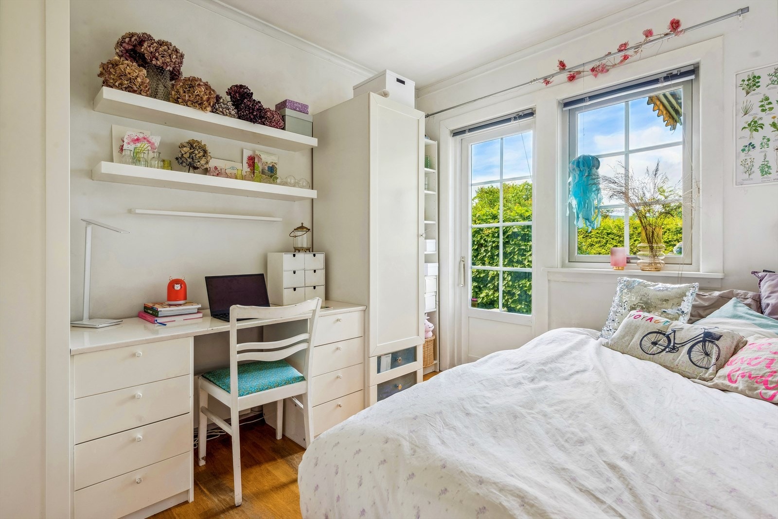 Soverom nr. 3 - med utgang til hagen Galleribilde