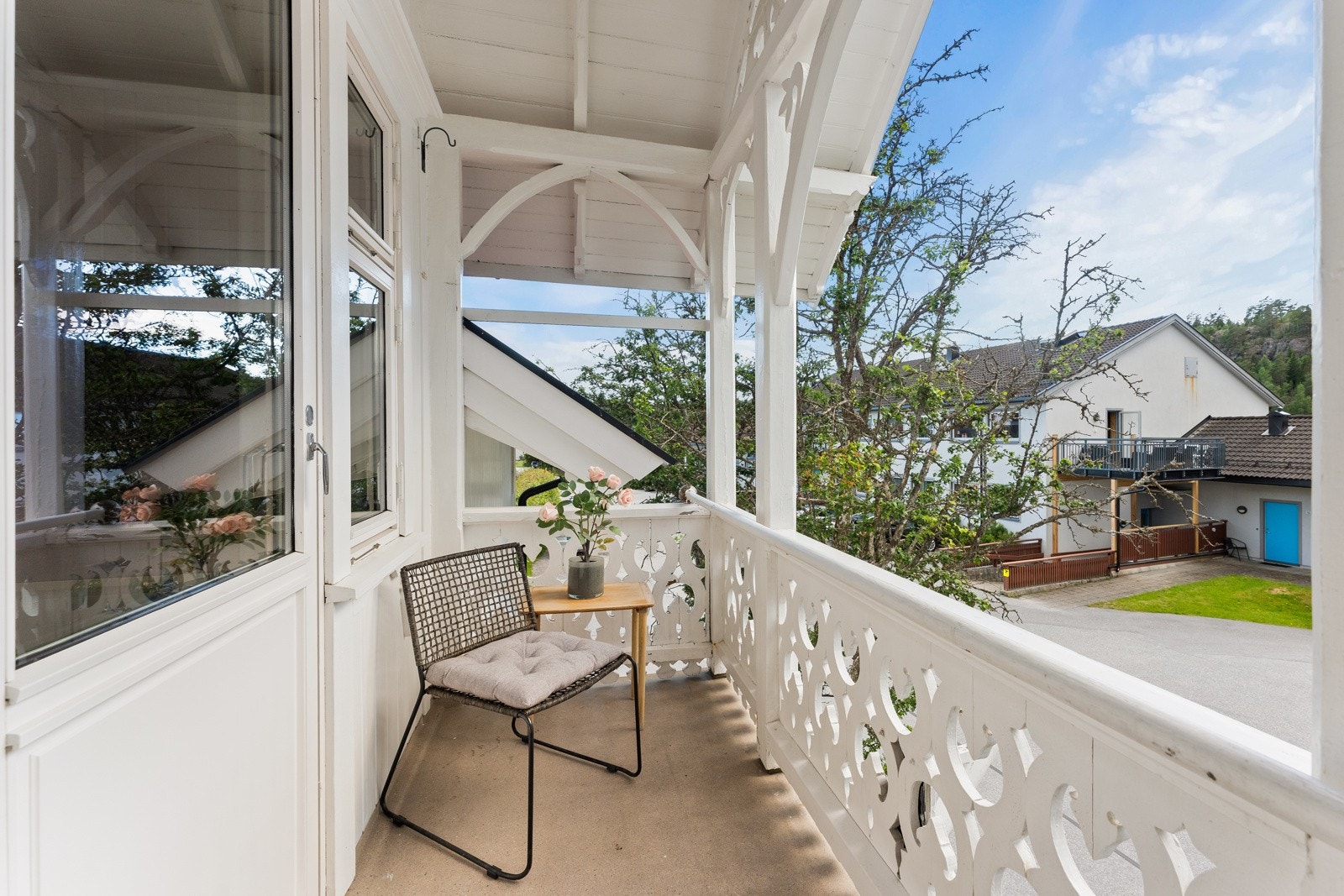 Koselig balkong med utsikt Galleribilde