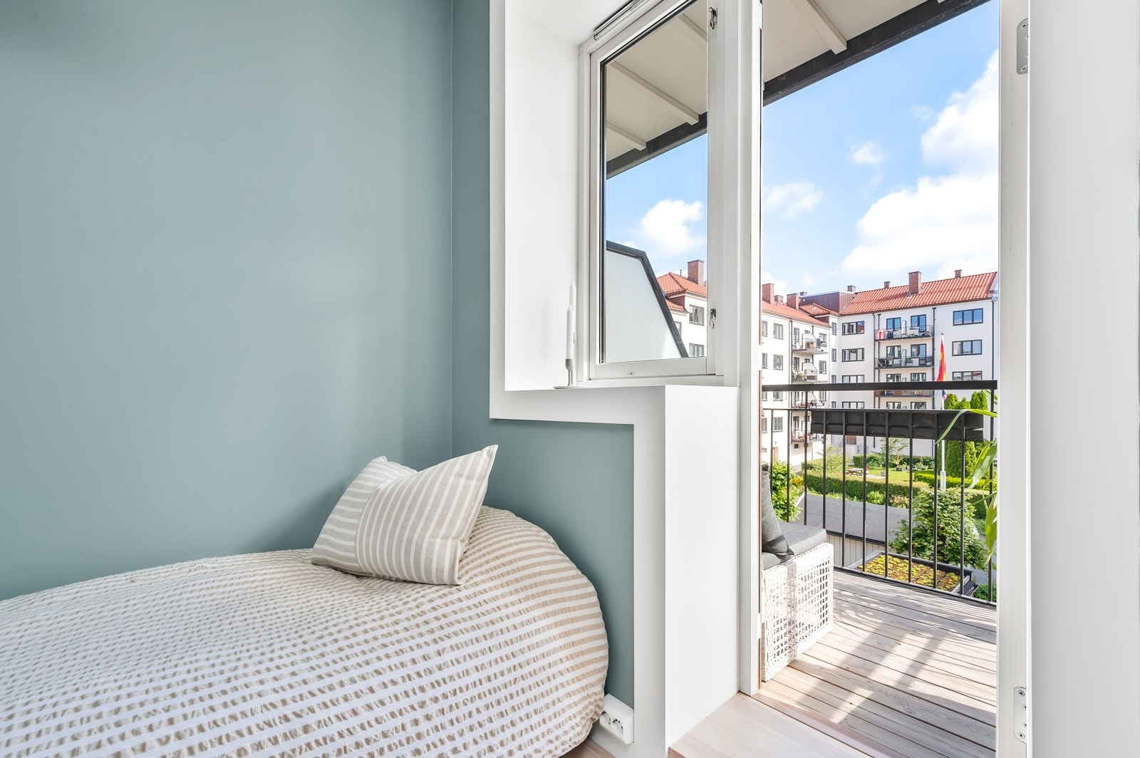 Fra soverom 2 har du også utgang til balkongen. Galleribilde