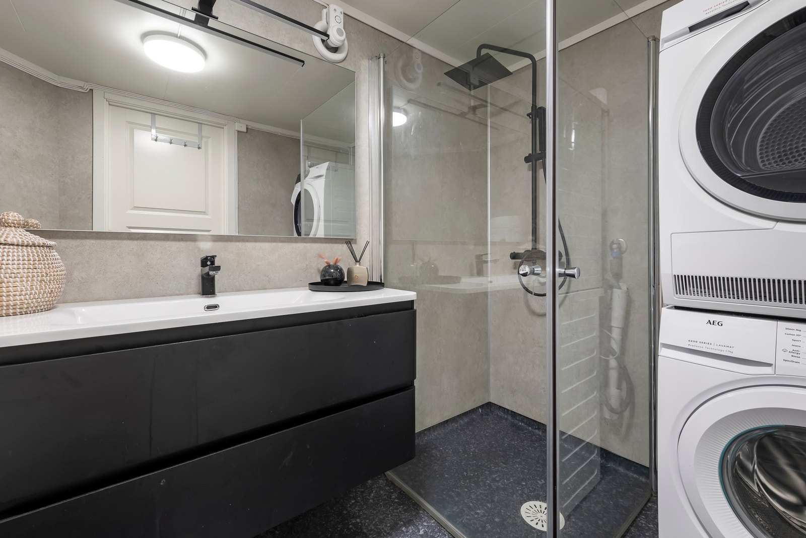 Nyoppusset bad/vaskerom Galleribilde