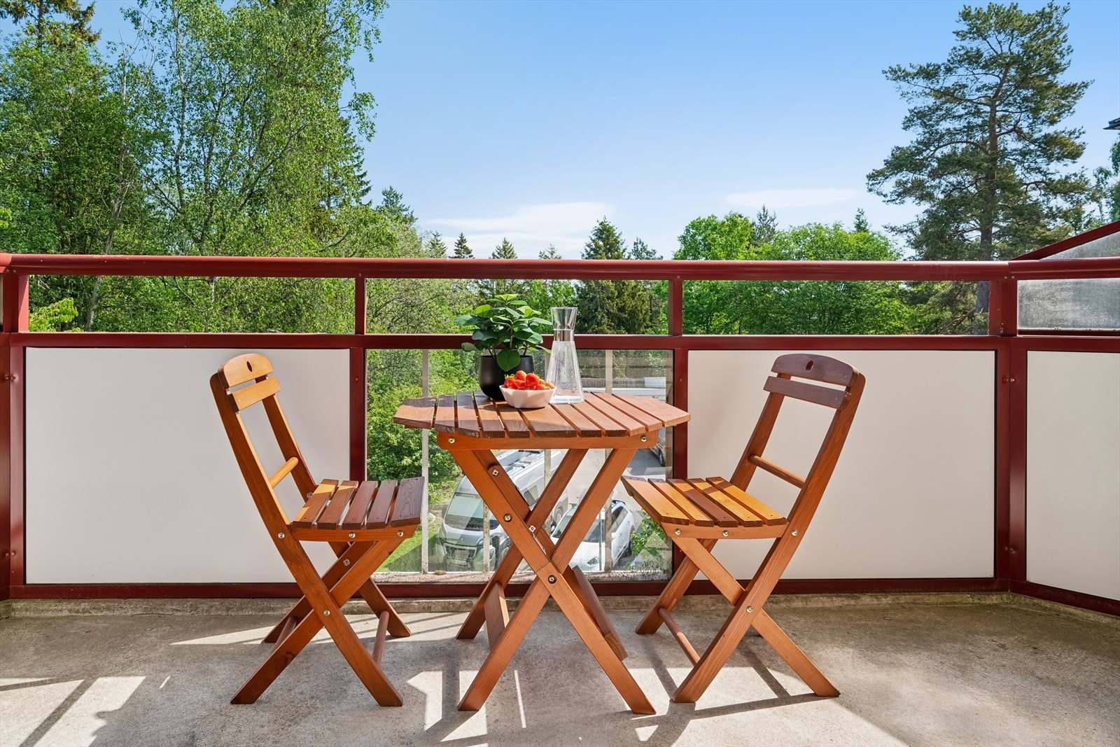 Boligen ligger fint til i et grønt og tilbaketrukket område på Lambertseter. Galleribilde