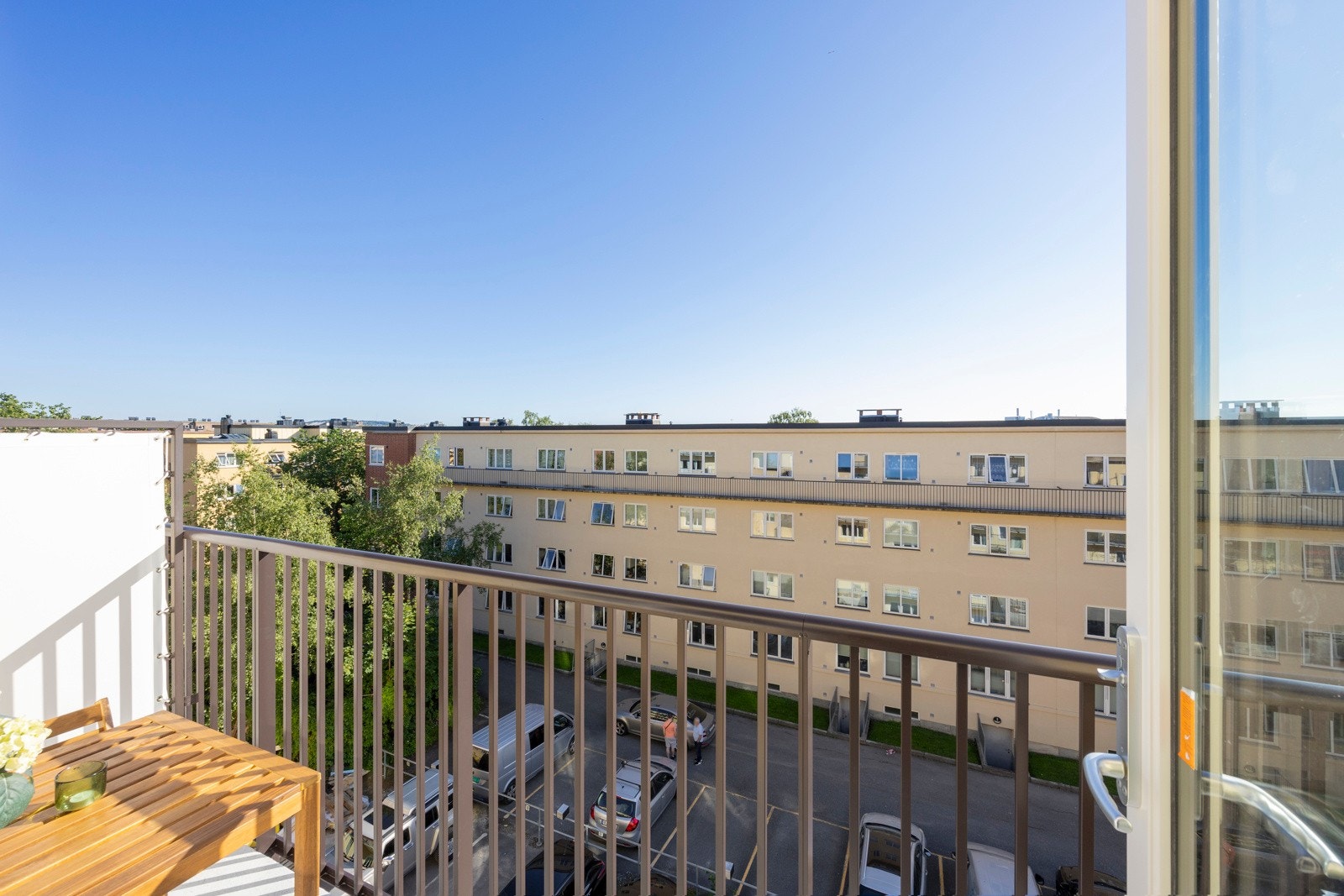 Hyggelig balkong med gode solforhold. Galleribilde