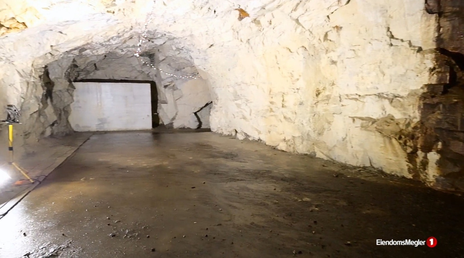 Bunker på ca. 250 m2 som under andre verdenskrig inneholdt et helt spesielt våpensystem Galleribilde