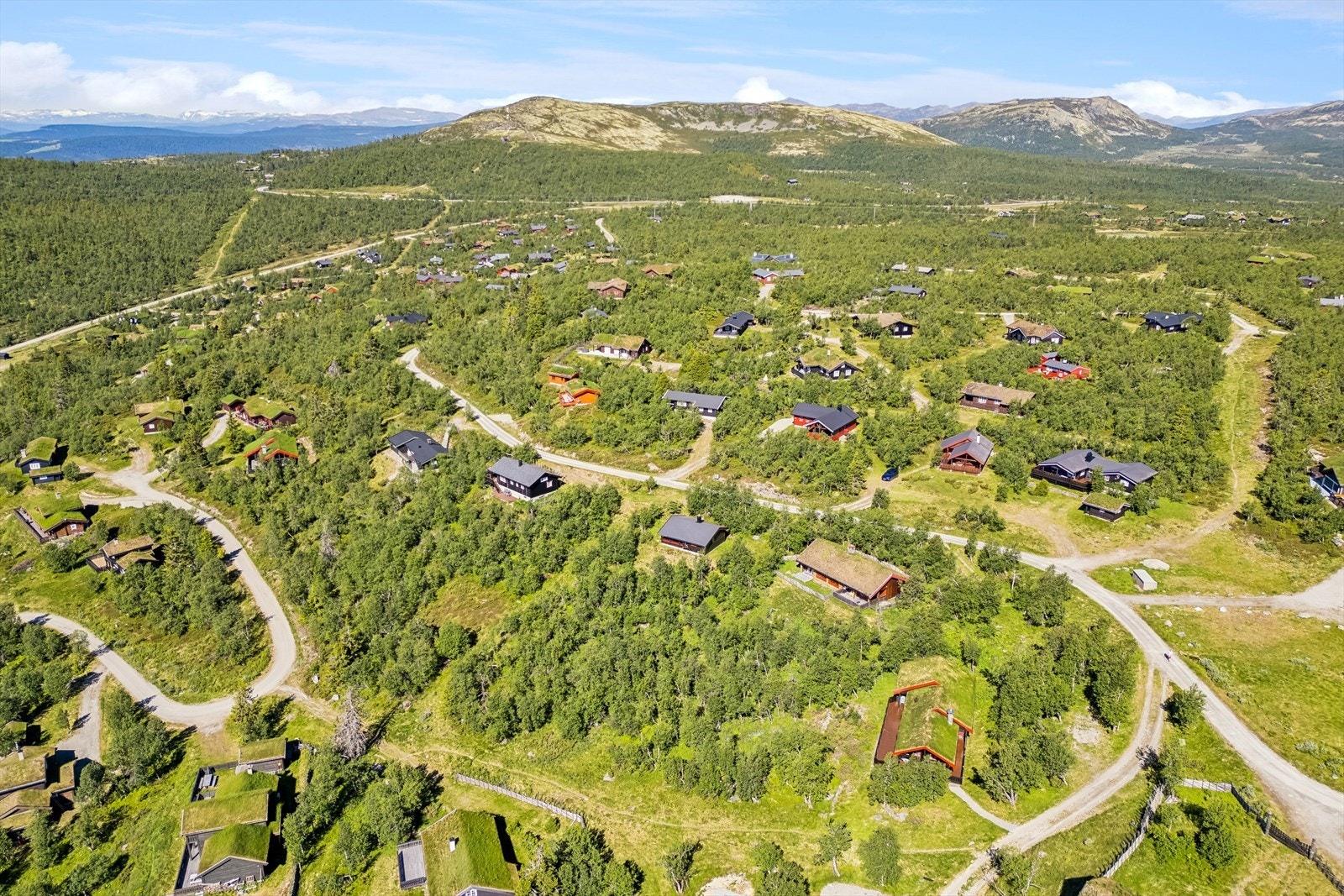 Vinterstid er stedet snøsikkert med 160 km oppkjørte langrennsløyper i fantastisk terreng, og topper opp mot 1400 meters høyde. Galleribilde