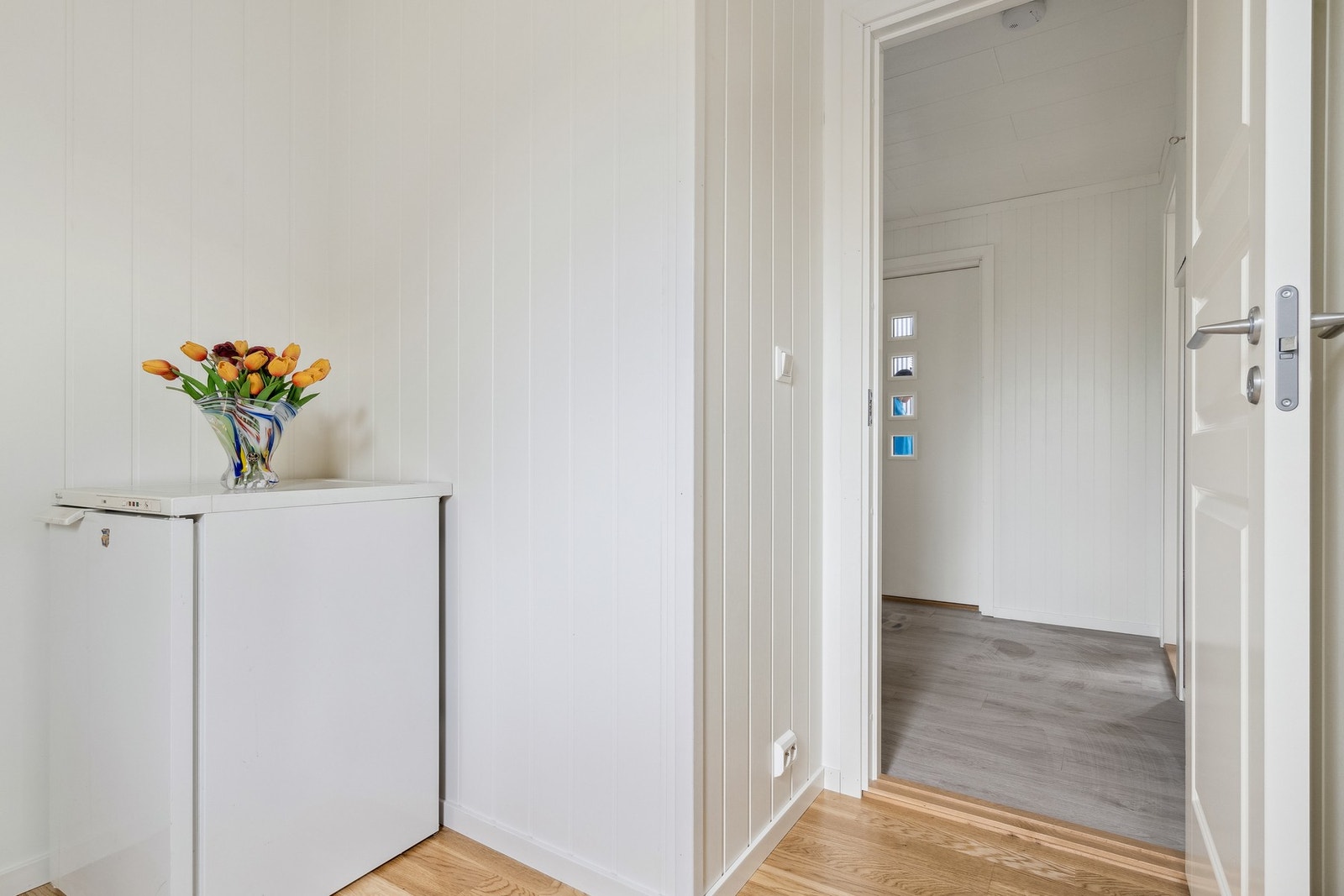 I hoveddelen er det ekstra stue like ved inngangspartiet. Galleribilde