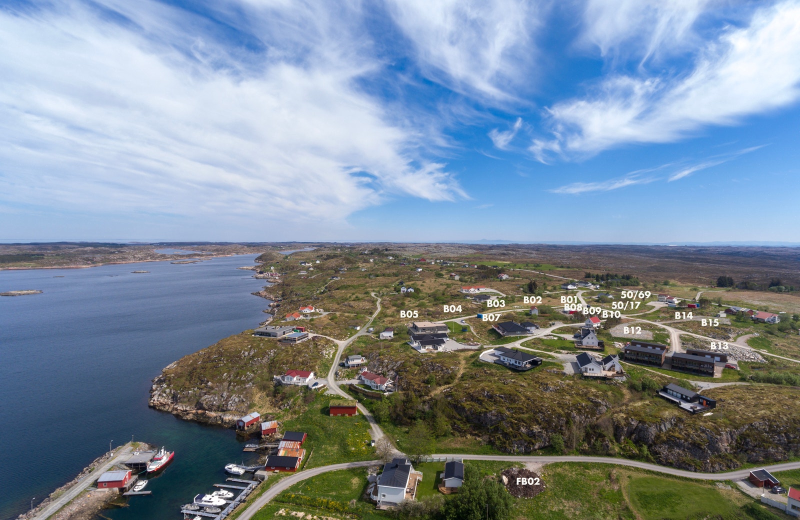 Grindfaret boligfelt ligger sentralt på nordsiden av Frøya Galleribilde