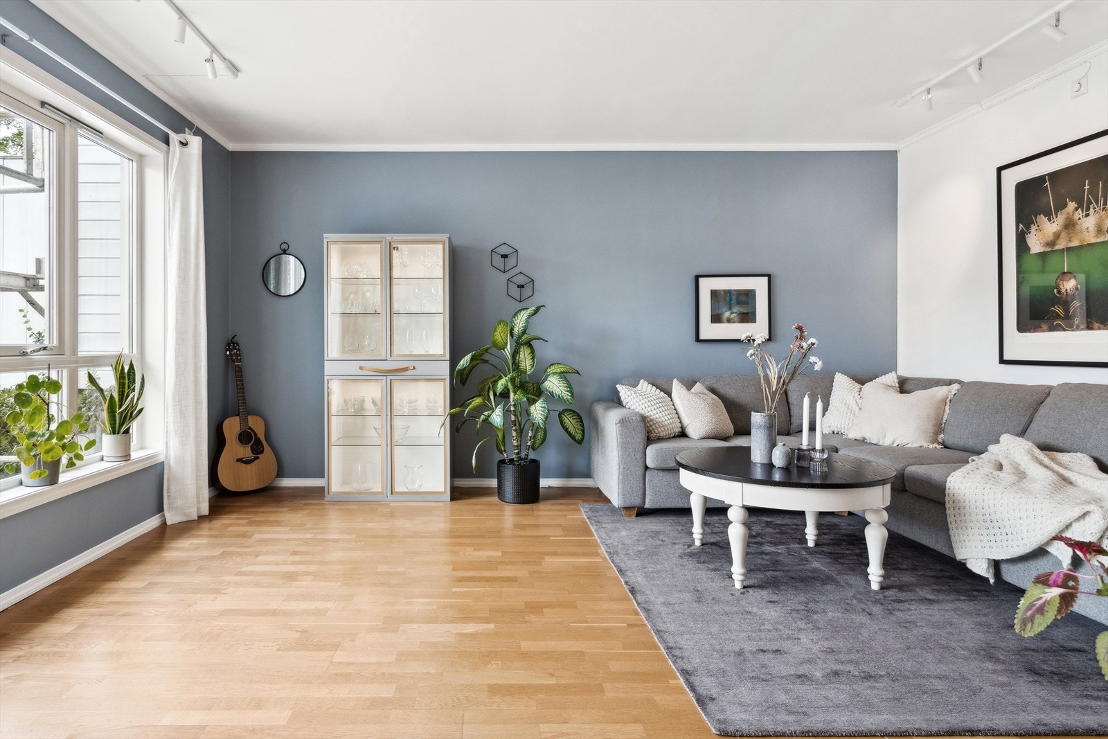 Leiligheten er fra 2007 og holder en tidløs og fin standard. Galleribilde