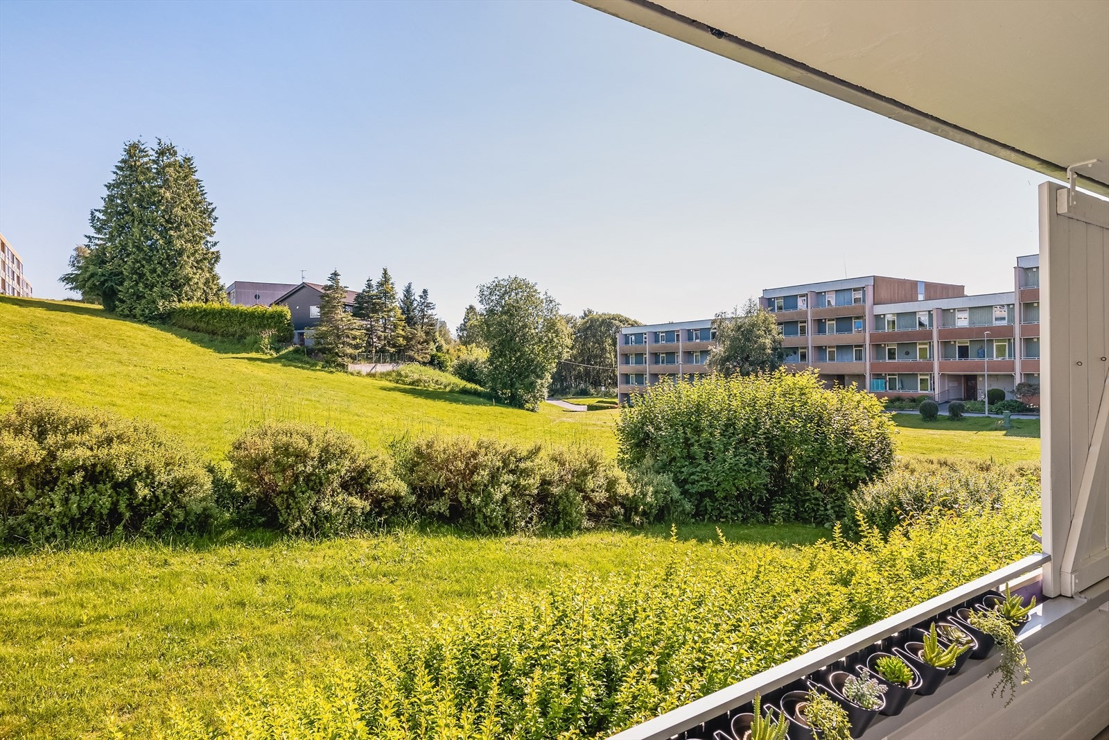 En av få plasseringer hvor man ikke har en blokk som skjermer utsikten. Galleribilde