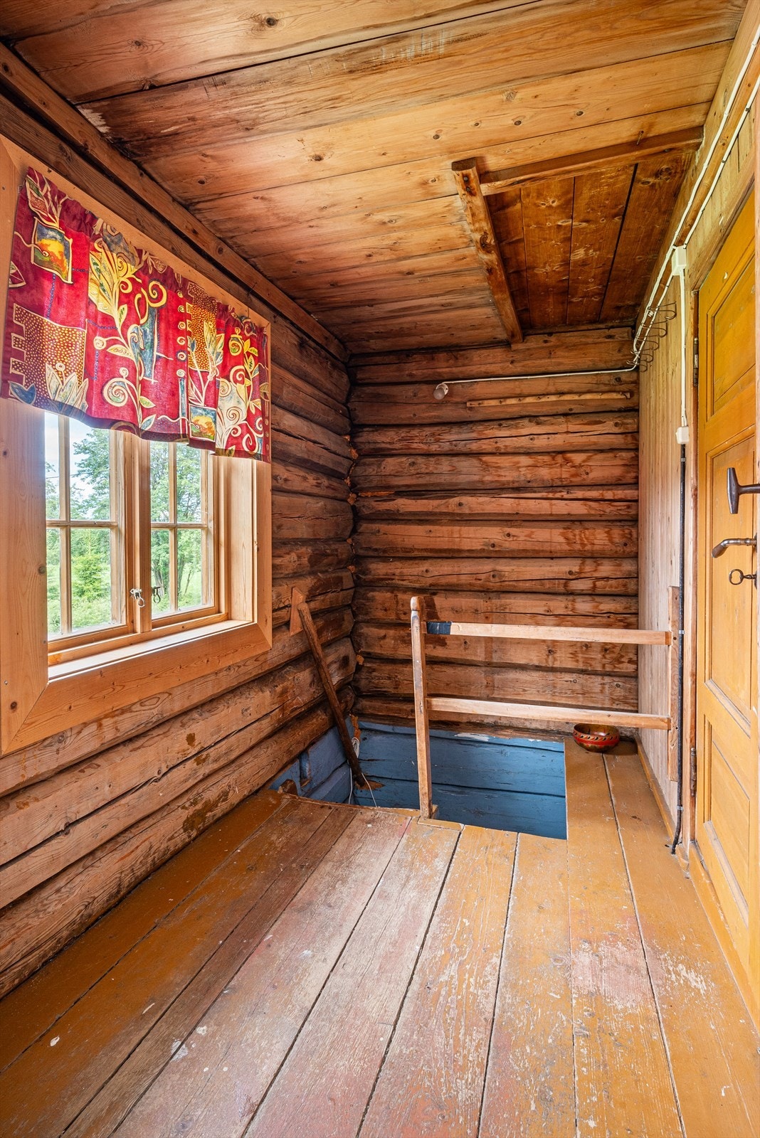 Gang i hytta Galleribilde