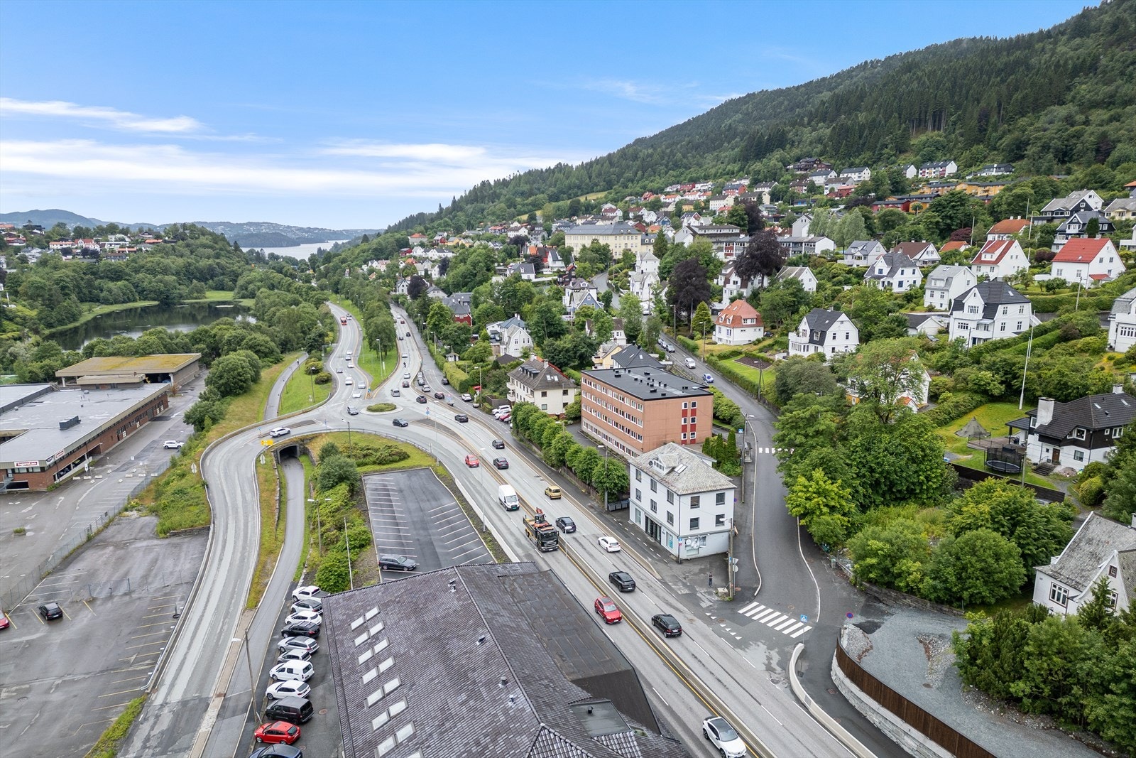 Like oppi svingen finner man også turområder som Løvstien Galleribilde