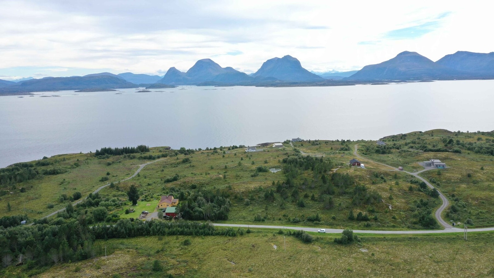 Dronefoto over tomteområdet Galleribilde