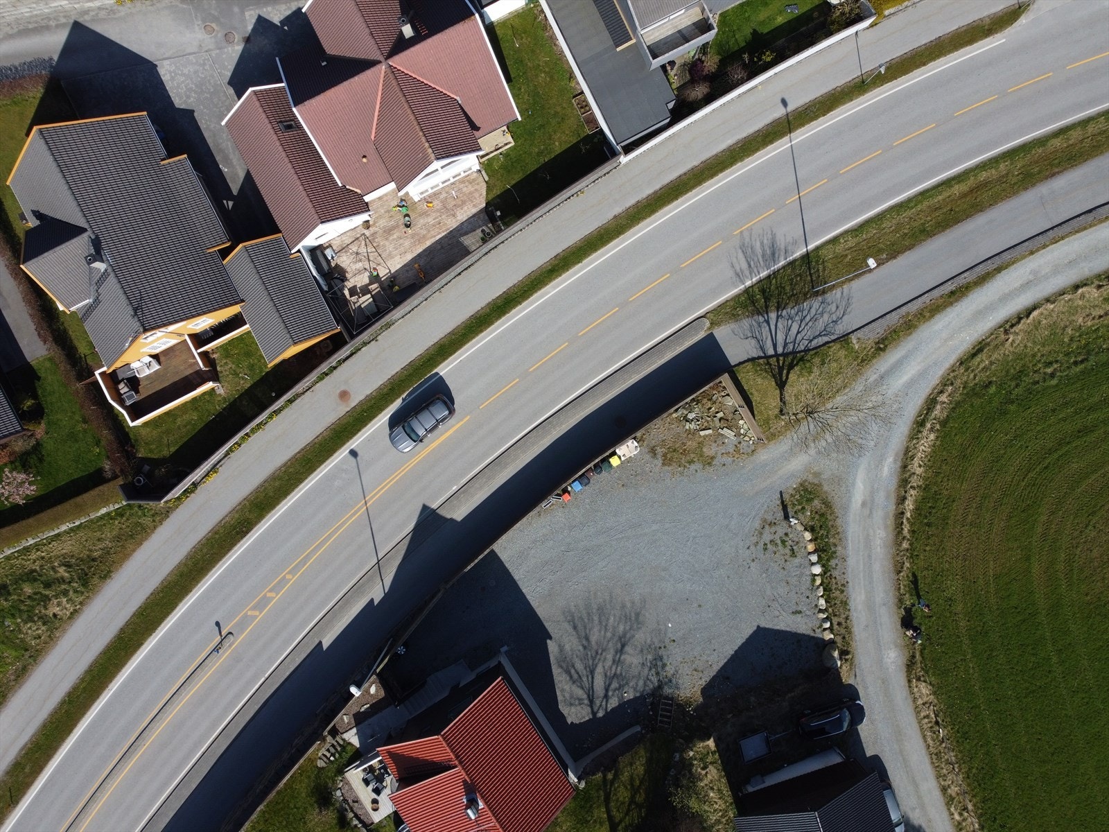 Vann og avløp ligger klargjort i tilstøtende vei som grenser til tomten. Galleribilde