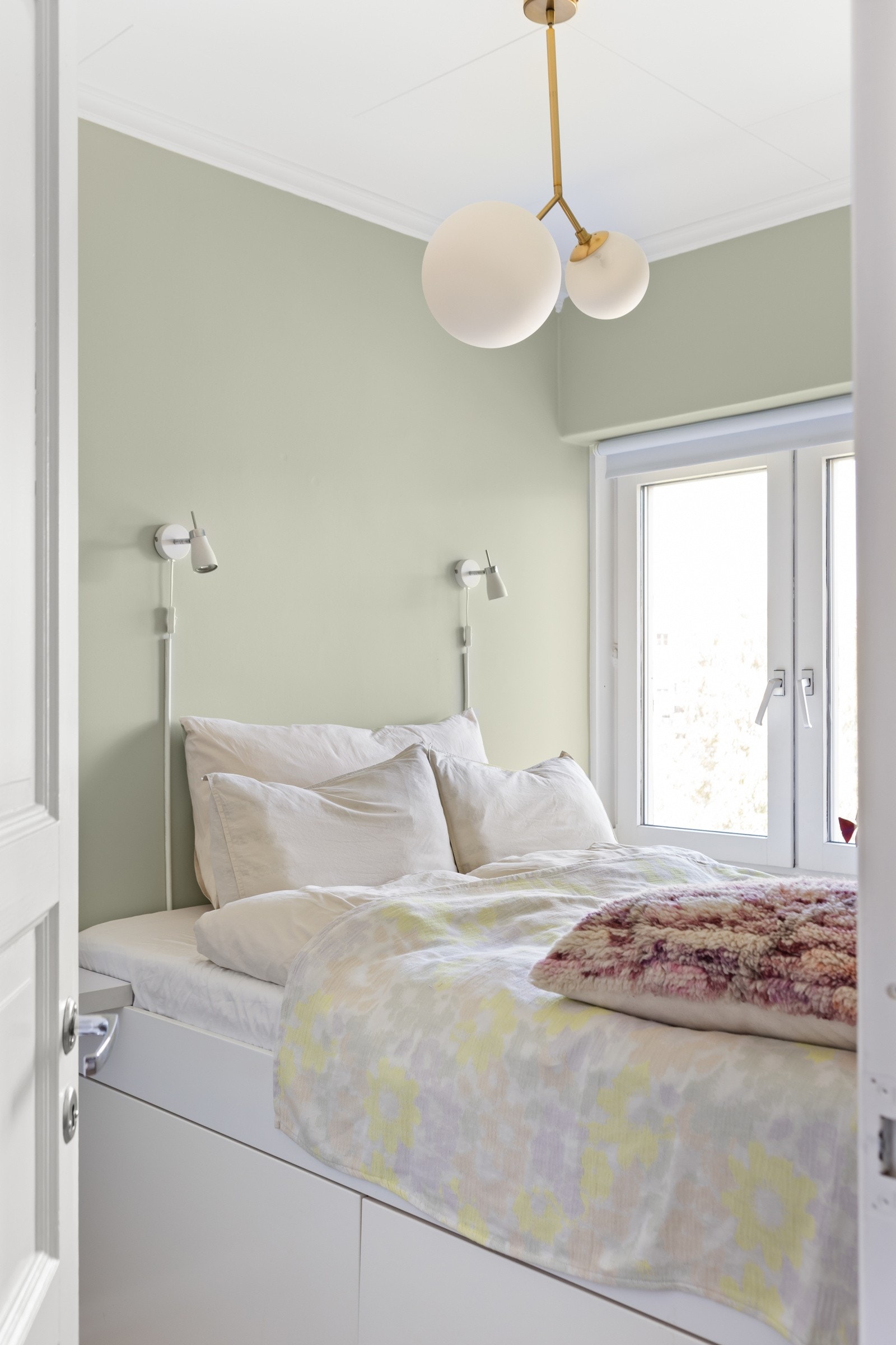 Rommet vender mot nord, slik at det holdes svalt på varme sommerdager. Galleribilde