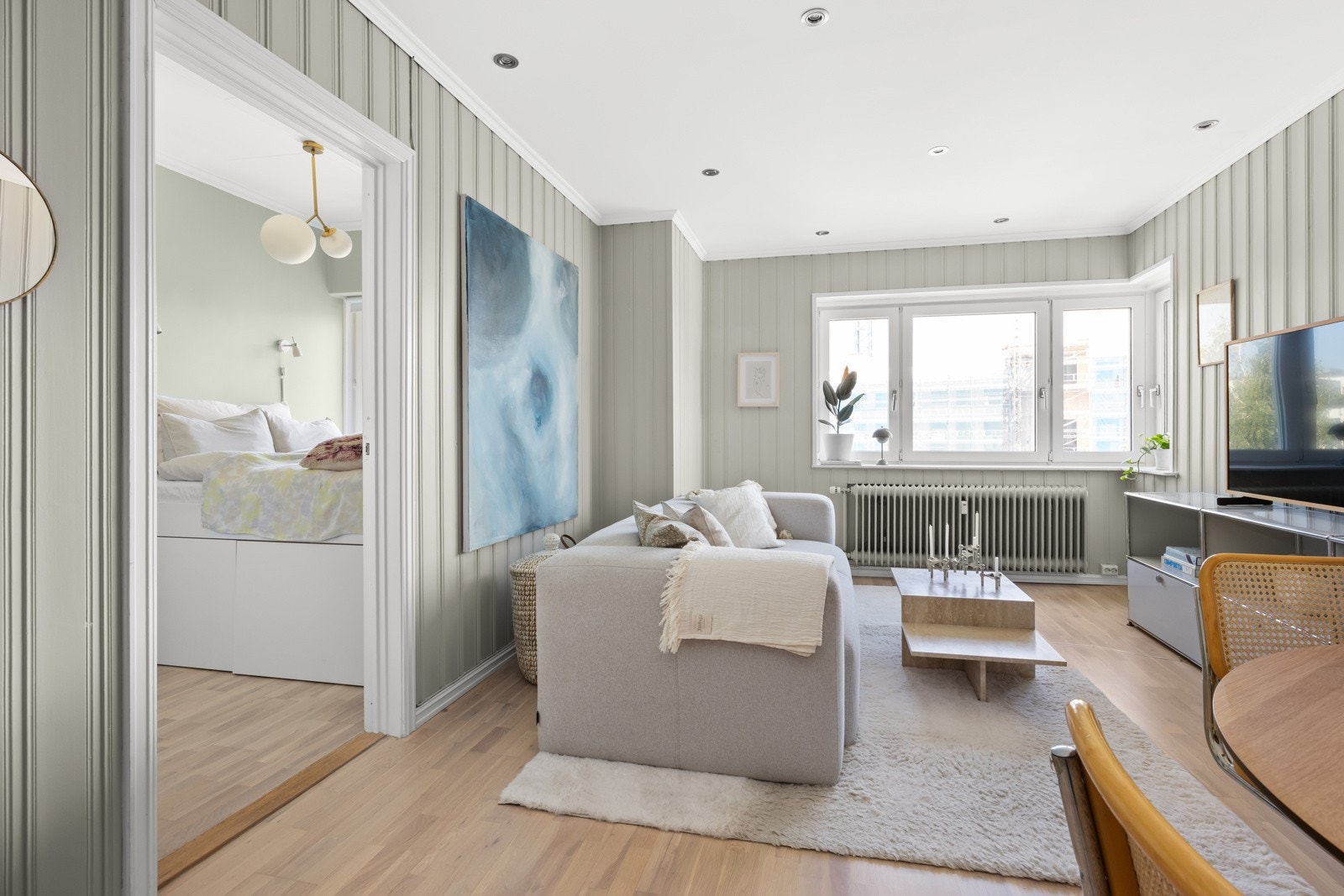 Stue mot soverom. Galleribilde