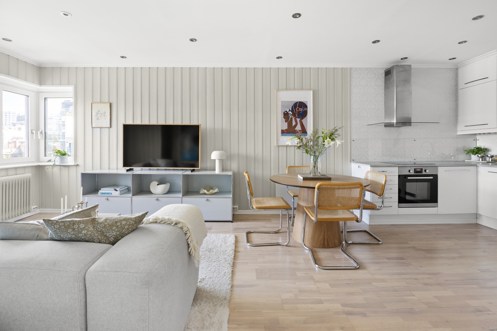 Leiligheten har en god intern beliggenhet, øverst i bygget. Galleribilde