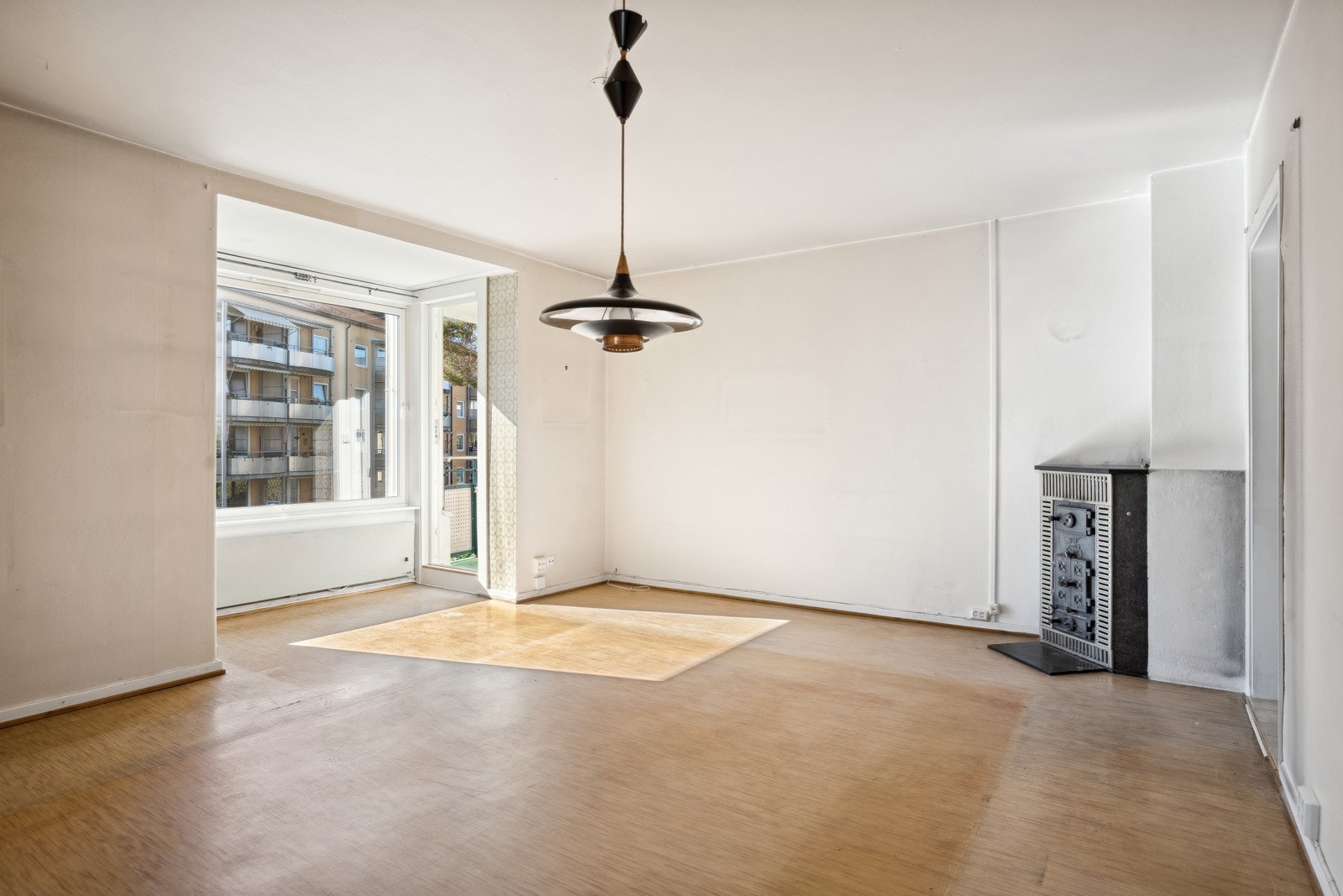 Stuen har peis Galleribilde