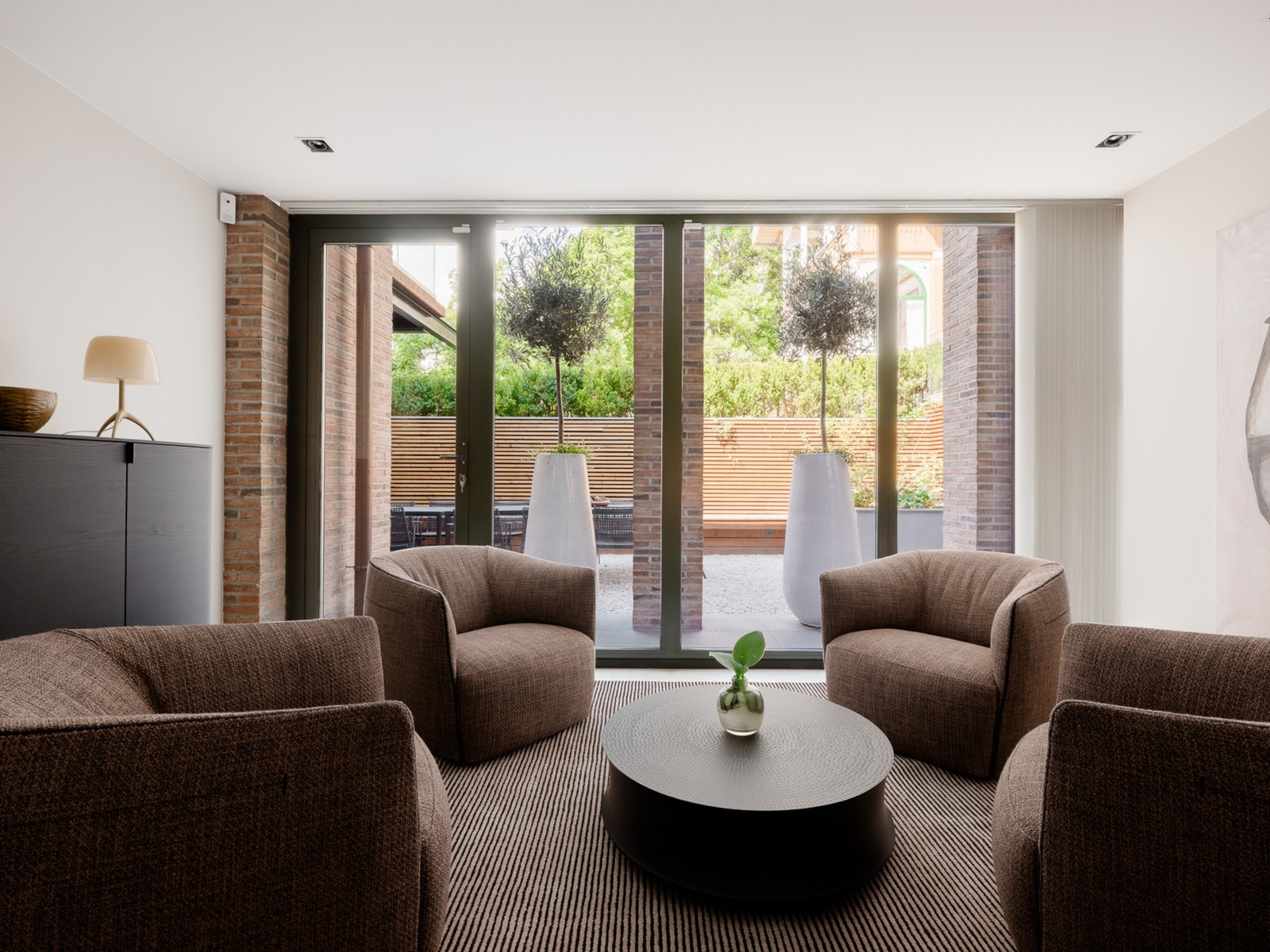 Stuerommet er lyst og luftig, perfekt for de som ønsker et ekstra oppholdsrom. Galleribilde