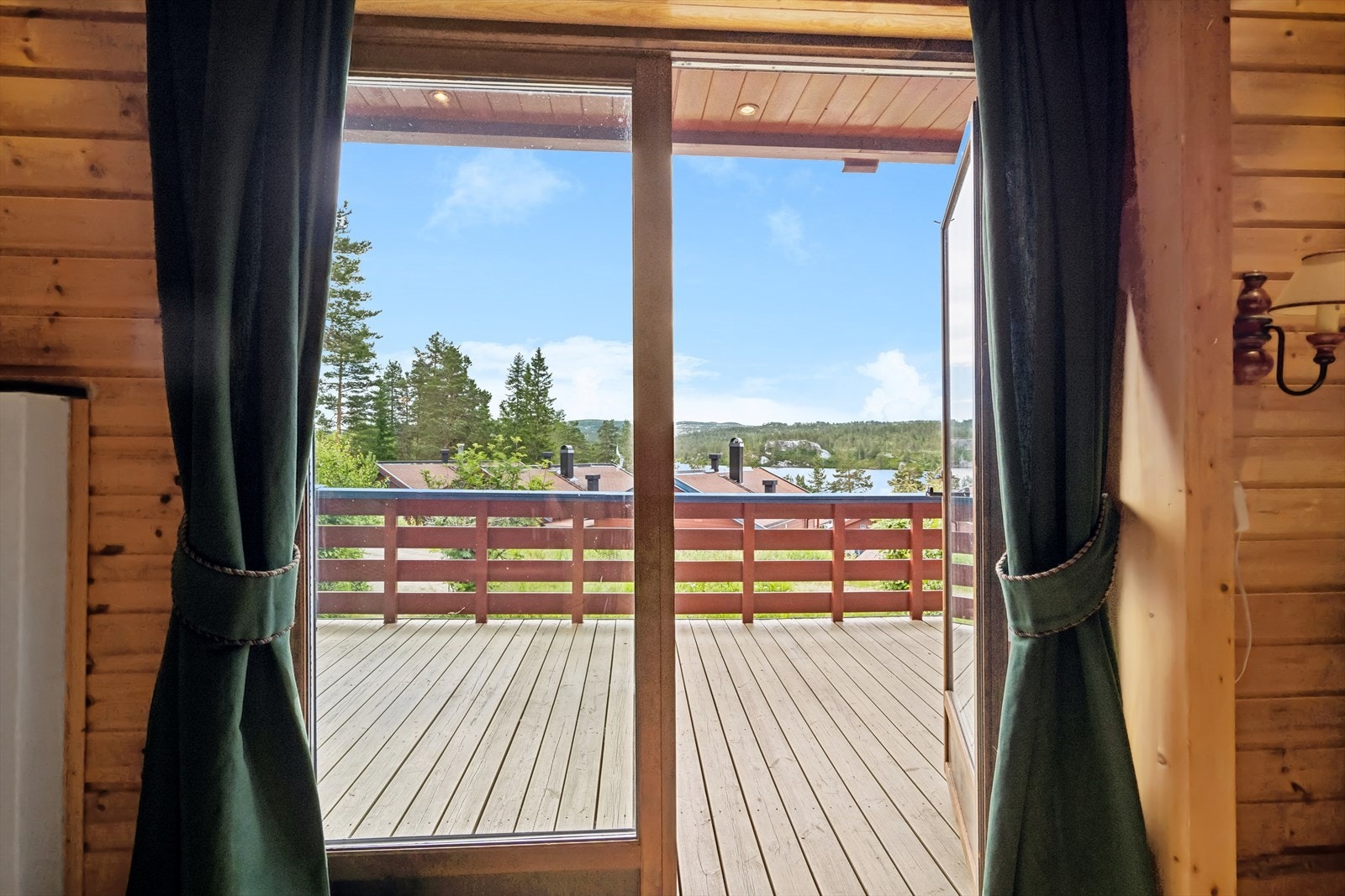 En fantastisk "utsiktshytte" med kort vei til både tur, og alpinområde Galleribilde