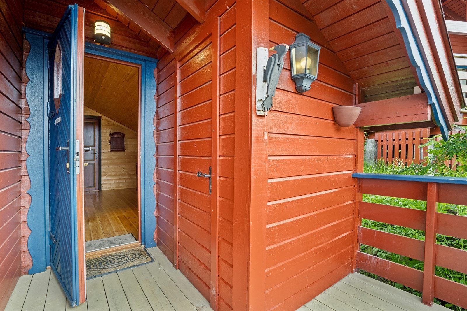 Nå tar vi turen inn i hytta Galleribilde