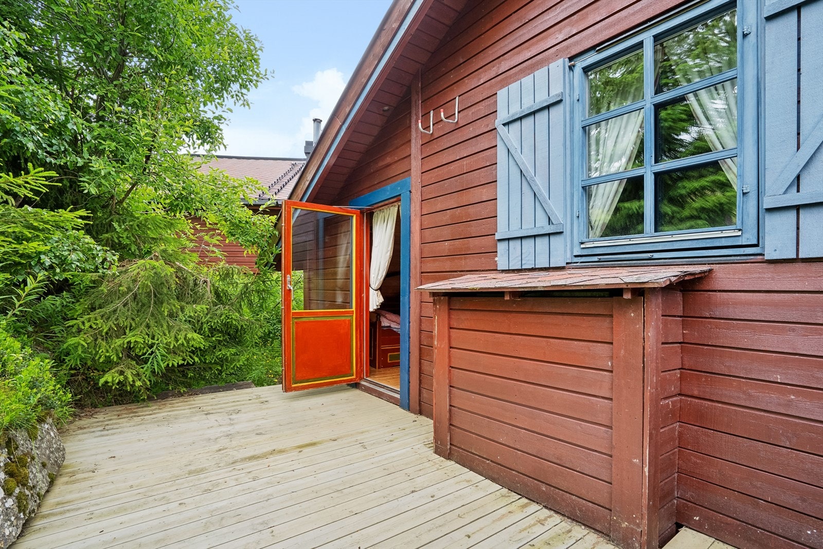 I bakkant har du terrasse nummer to som er enda mer usjenert Galleribilde