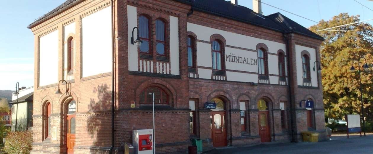 Kun noen hundre meter til buss- og togstasjon Galleribilde