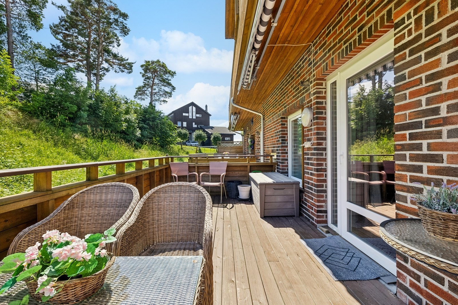 Terrasse for hyggelige stunder og avslapning. Galleribilde