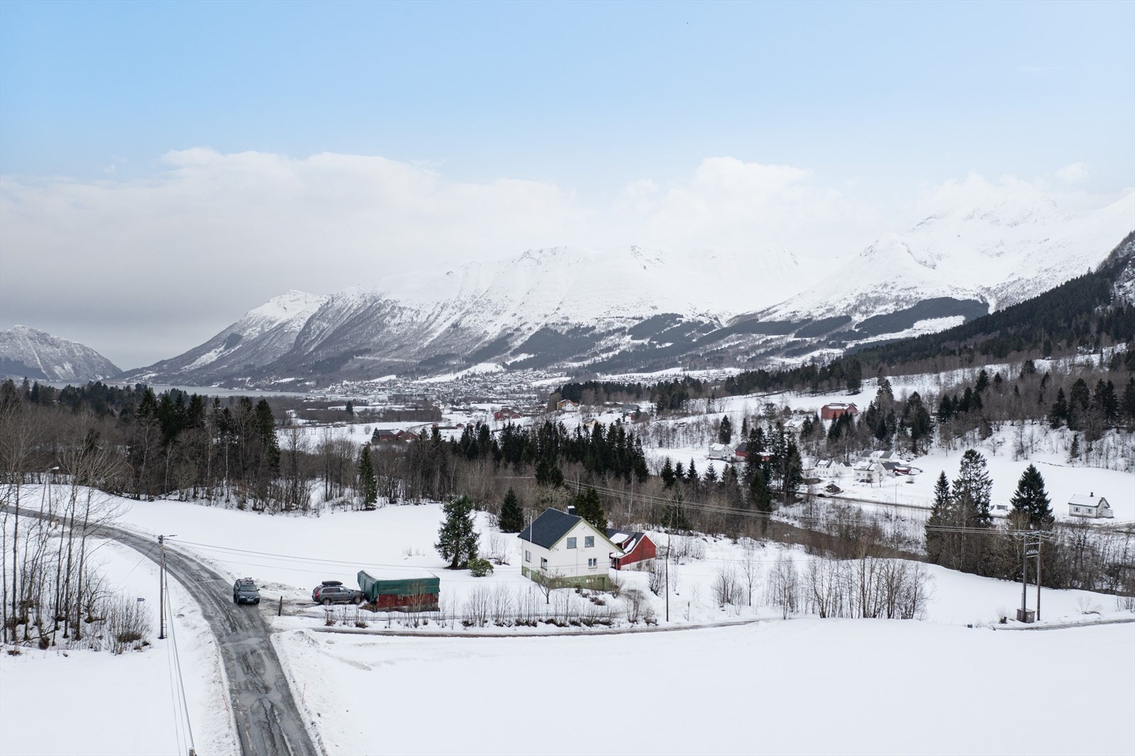 Melsvegen 269 presenteres av Hedda Nedrelid v/Notar Galleribilde