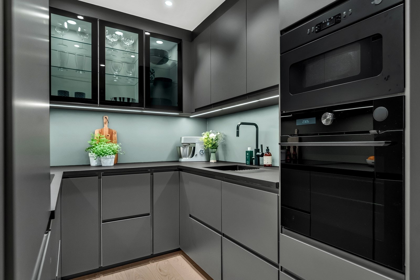 Alle hvitevarene er integrerte og følger med leiligheten Galleribilde