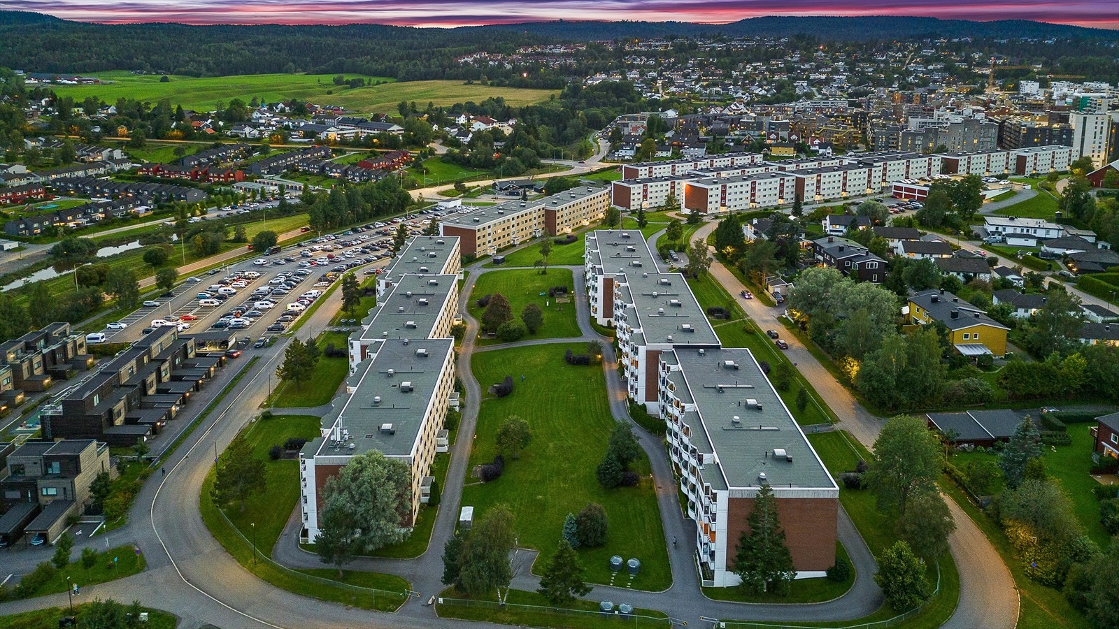 Utrolig hyggelig område med flere grøntarealer Galleribilde