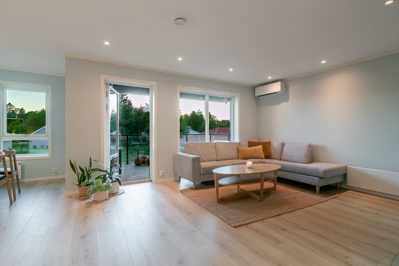 Varmepumpe montert i stuen er ny i 2024 Galleribilde