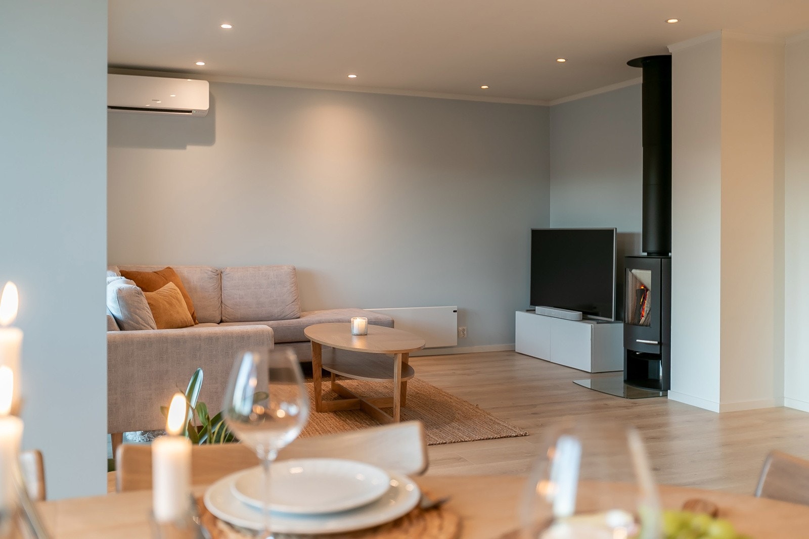 Vedovn i stuen gir en lun atmosfære Galleribilde