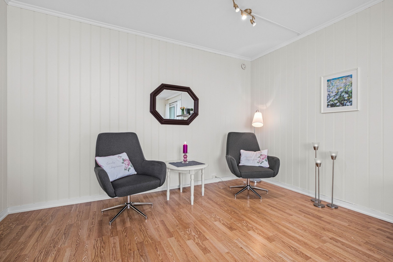 Her er det god plass til godstoler eller et spisebord dersom man ønsker det. Galleribilde