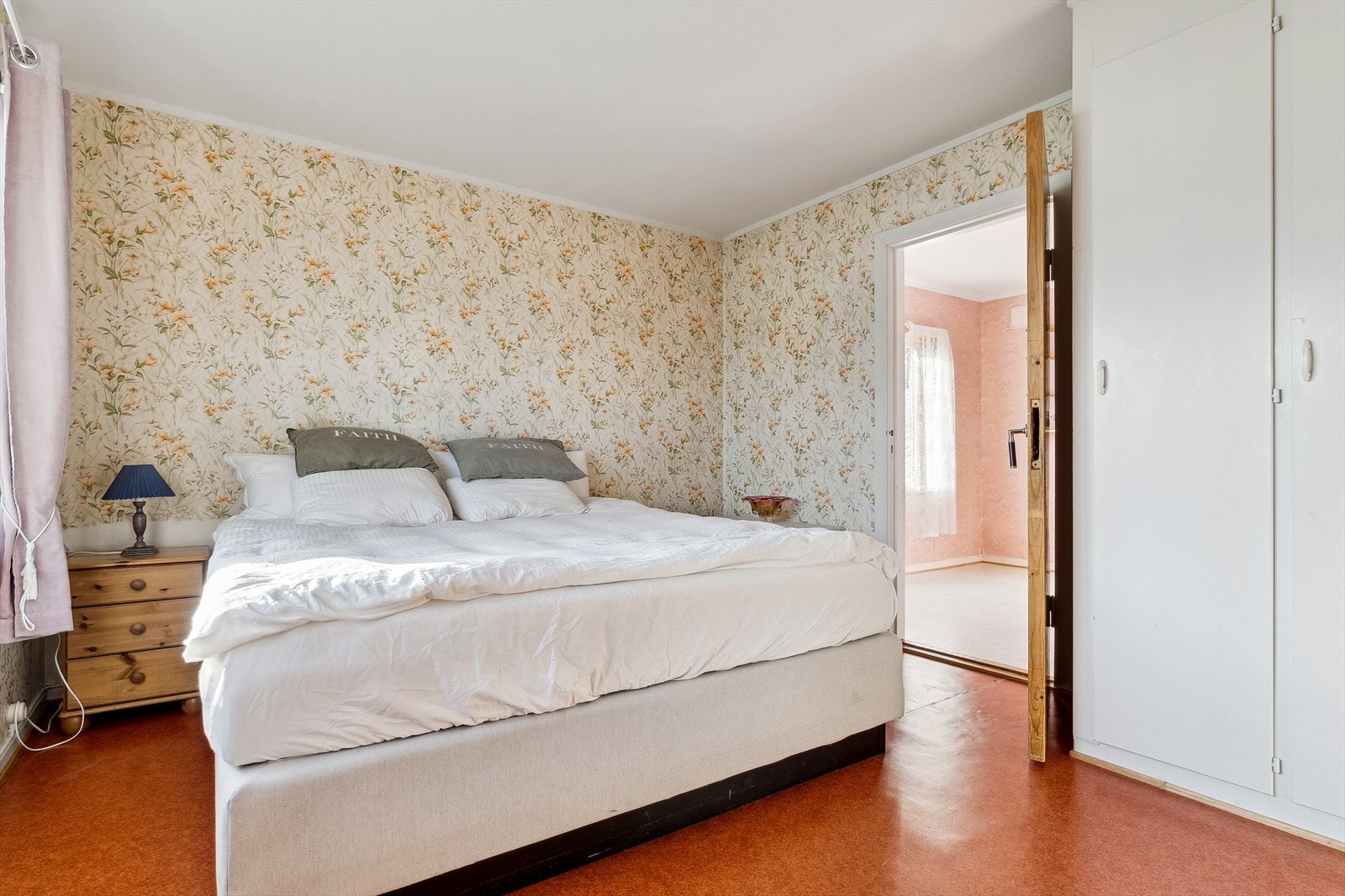 Soverom 3 med garderobeskap Galleribilde