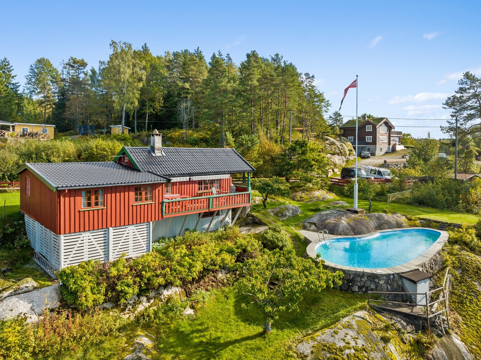 Brattbakken 6 - Svømmebasseng / Badmingtonbane Galleribilde