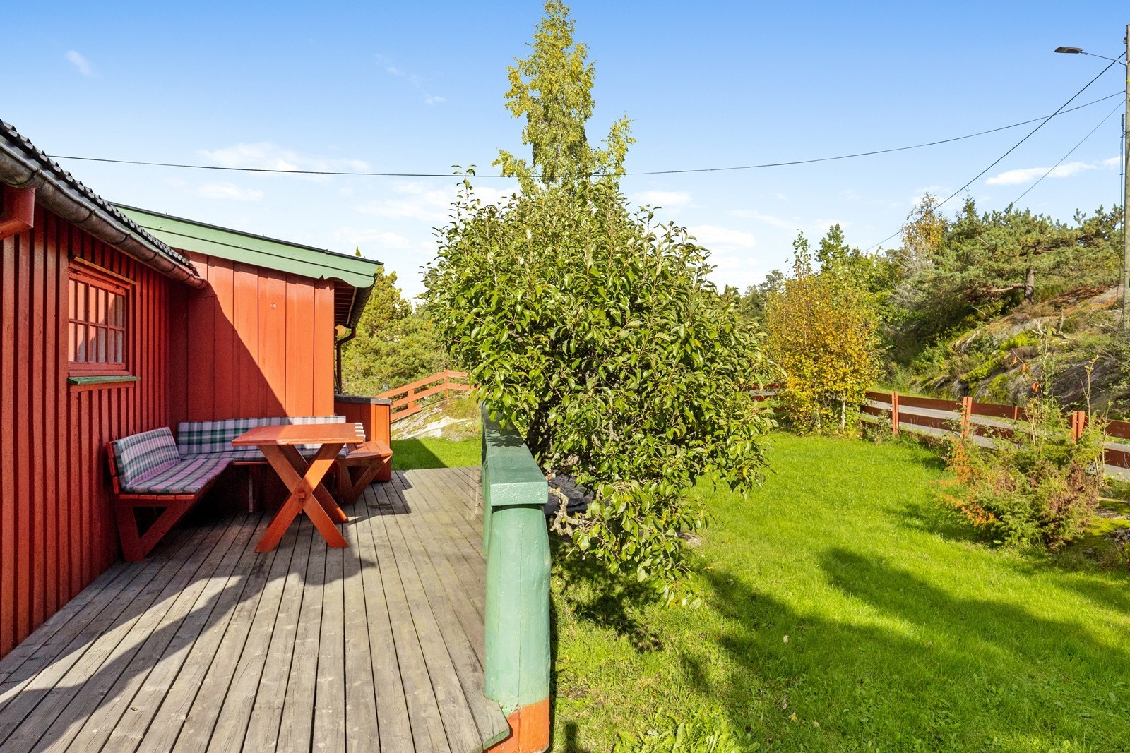 Østvendt terrasse med morgensol Galleribilde