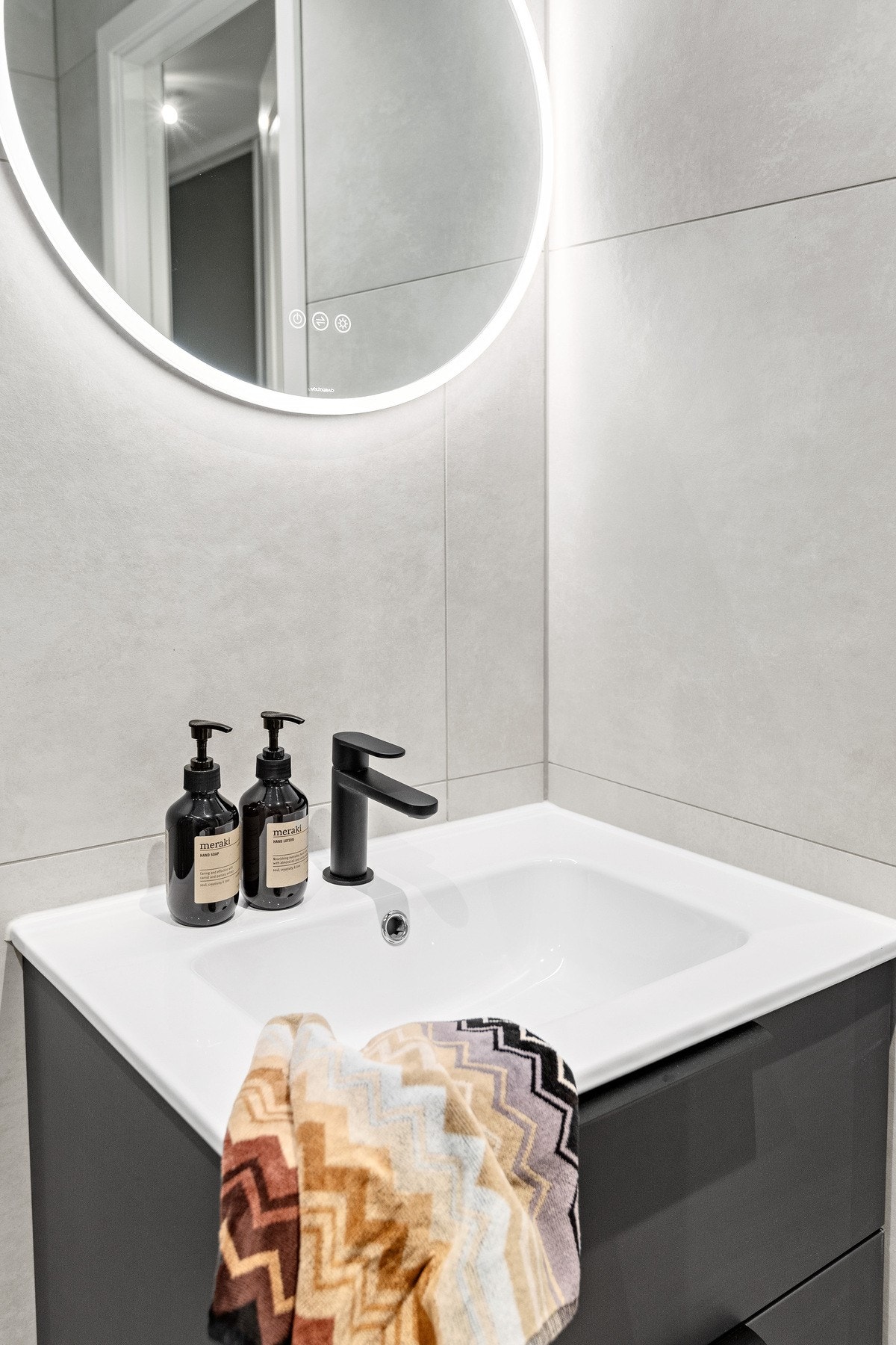 Badet ble renovert i 2021 og har fått tilstandsgrad 1 av takstmann. Galleribilde
