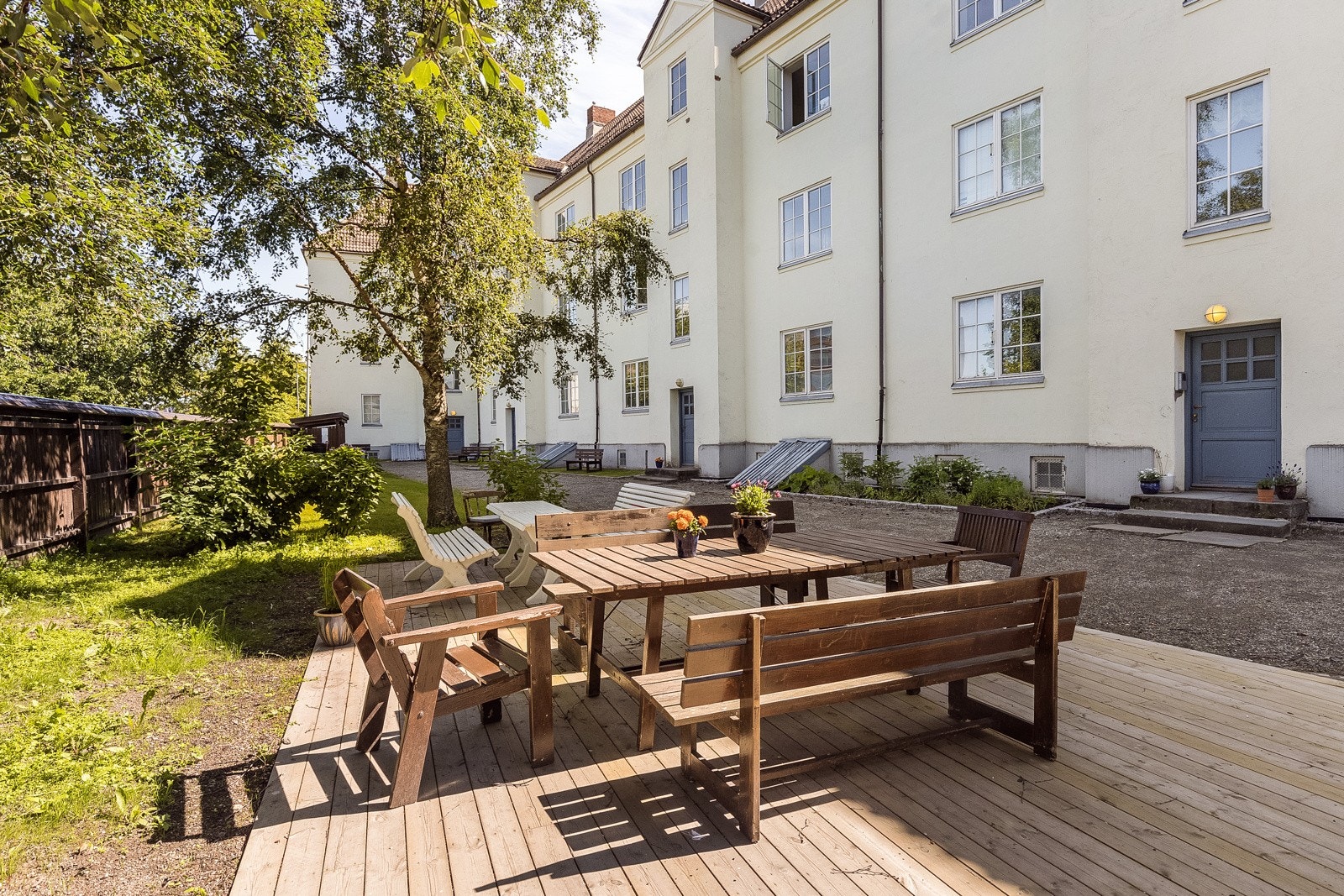 Her bor man i et fredelig og veletablert område, samtidig som at man har tilgang på de fleste servicetjenester innen kort reisevei. Galleribilde
