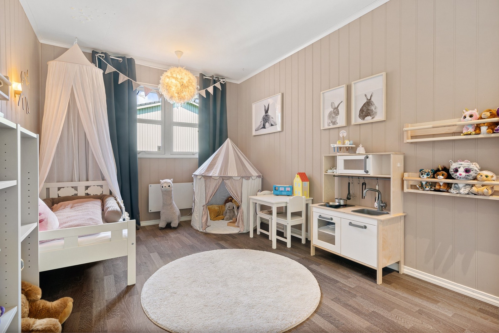 Soverom på 11,7 kvm. Galleribilde