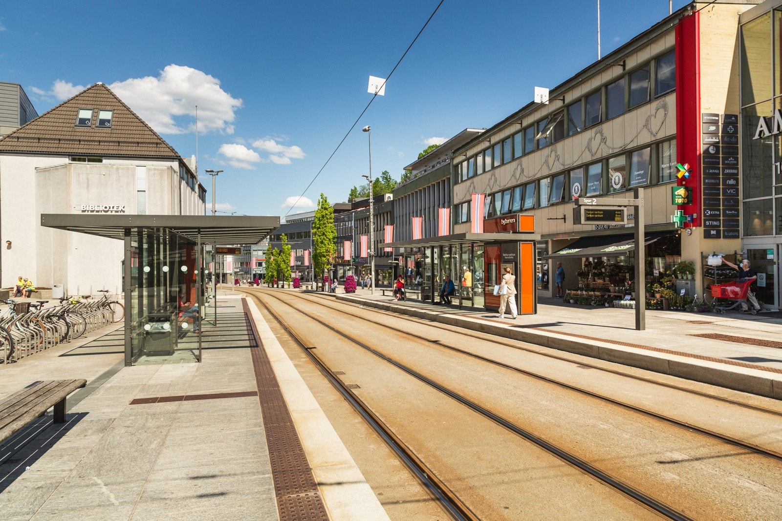 Nesttun sentrum er kun en liten kjøretur unna. Galleribilde