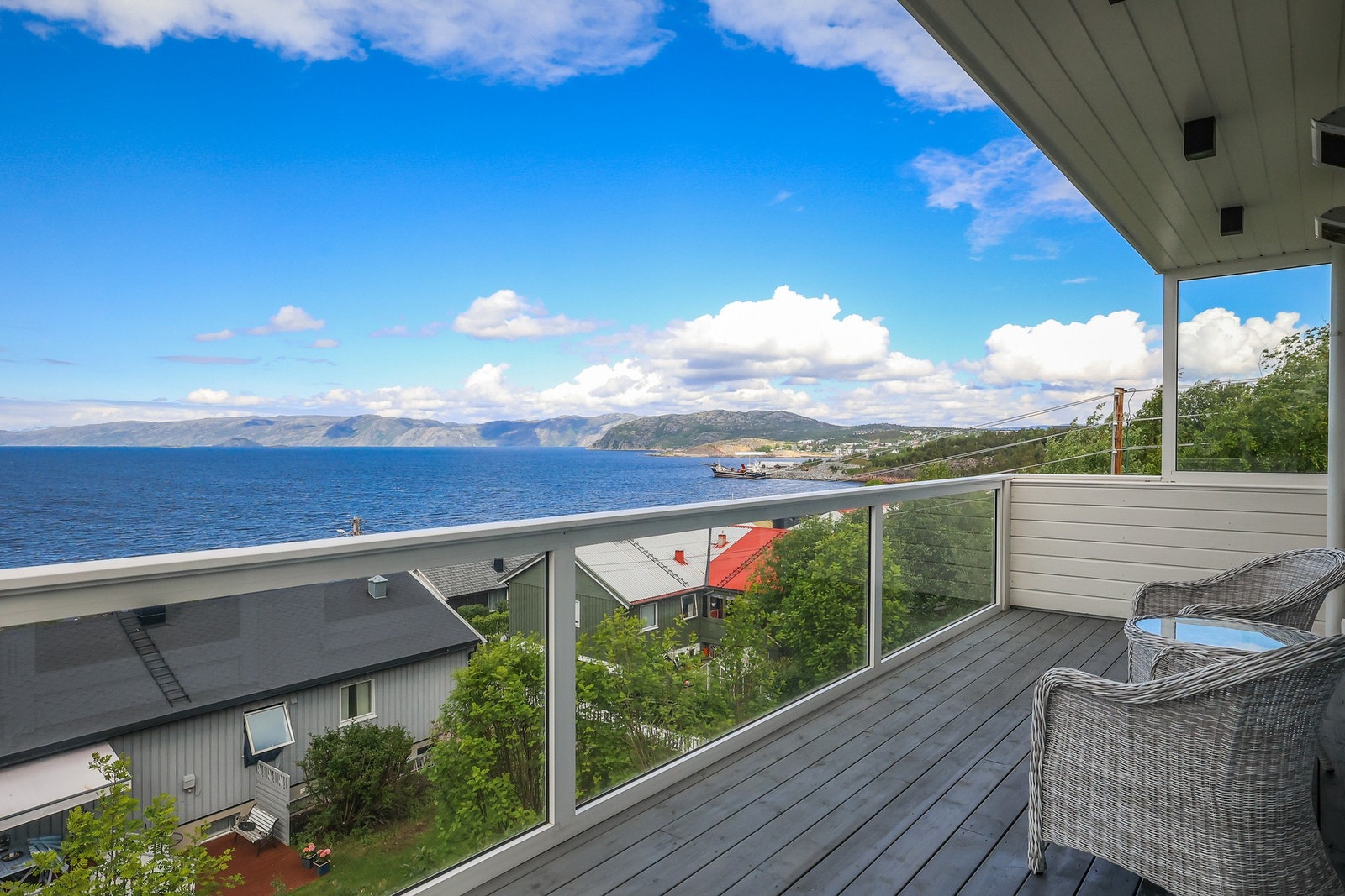 Her er det god plass til en sittegruppe. Galleribilde