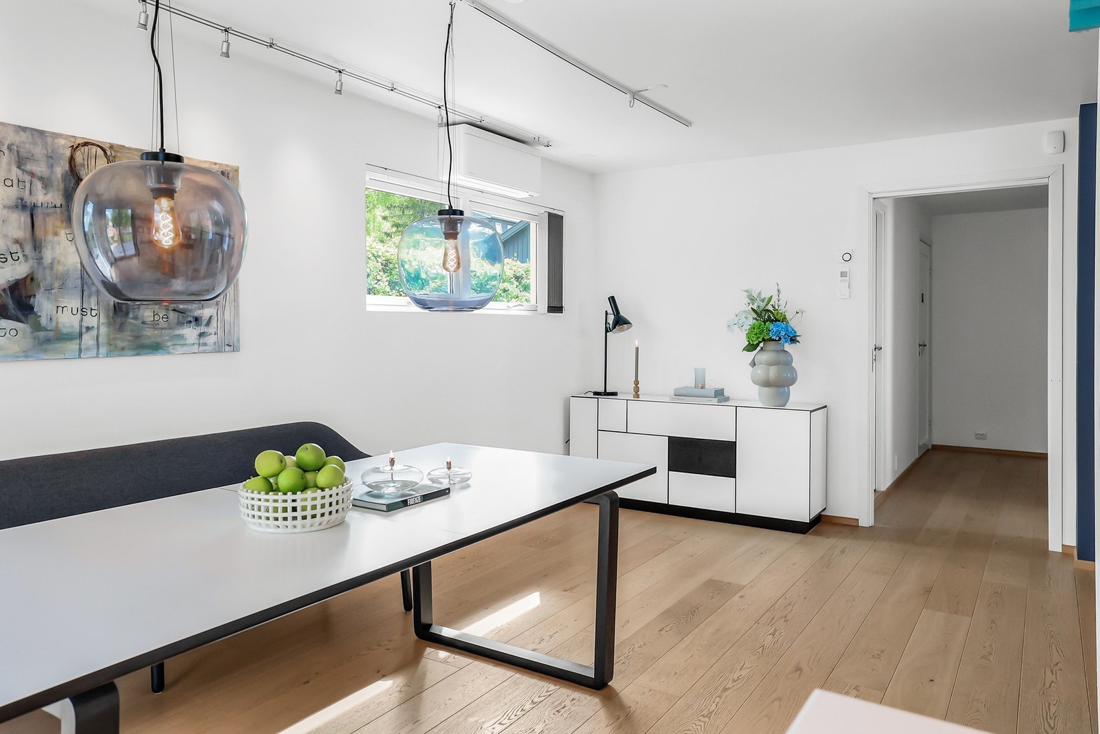 Her er det god plass til en sittegruppe. Galleribilde