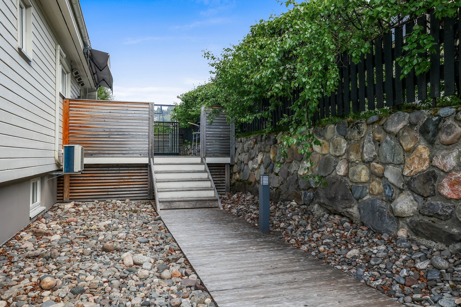 Boligen har et flott uteområde. Galleribilde