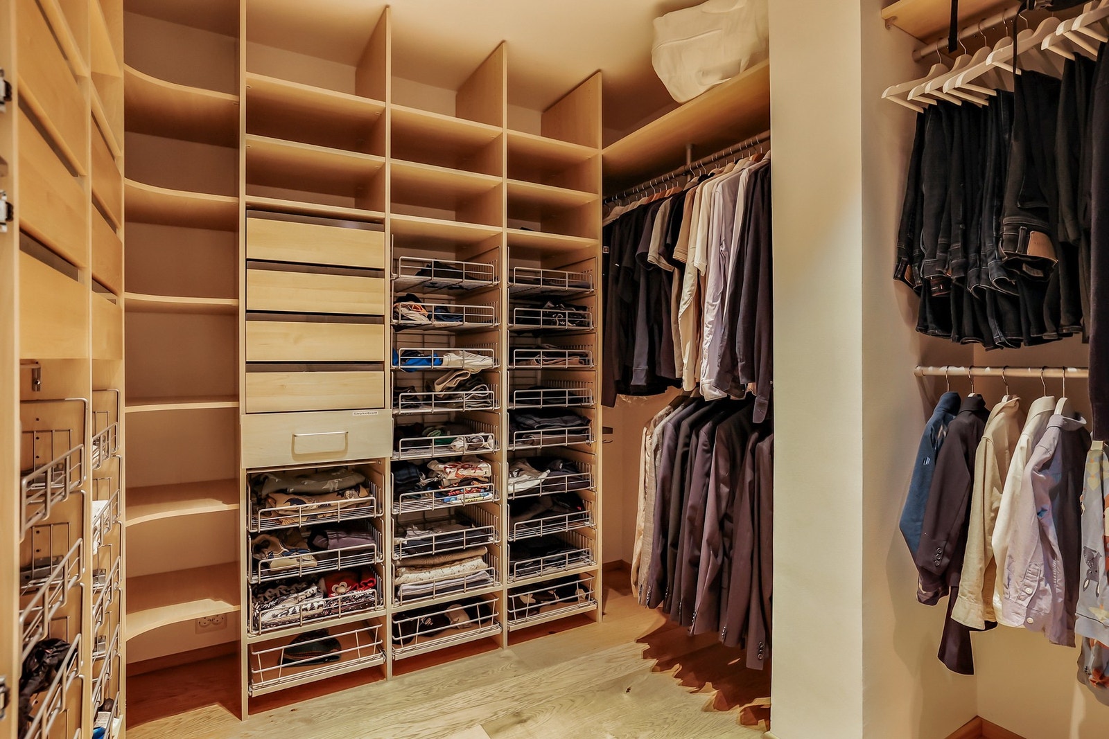 Garderoberom. Galleribilde