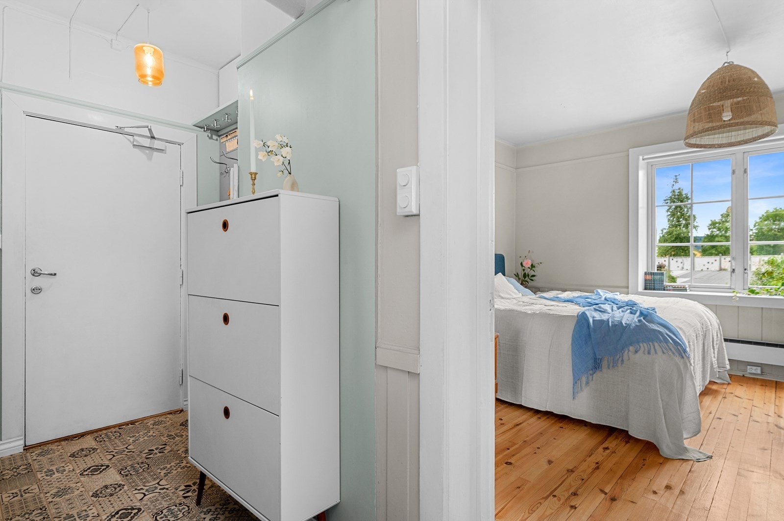 I entreen er det plass til garderobeløsning. Galleribilde