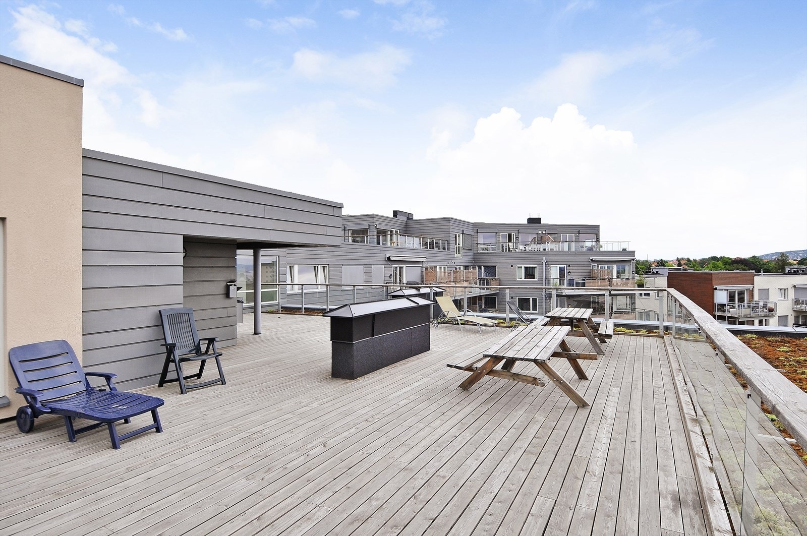Felles takterrasse i 7. etasje med flott utsikt og optimale solforhold Galleribilde