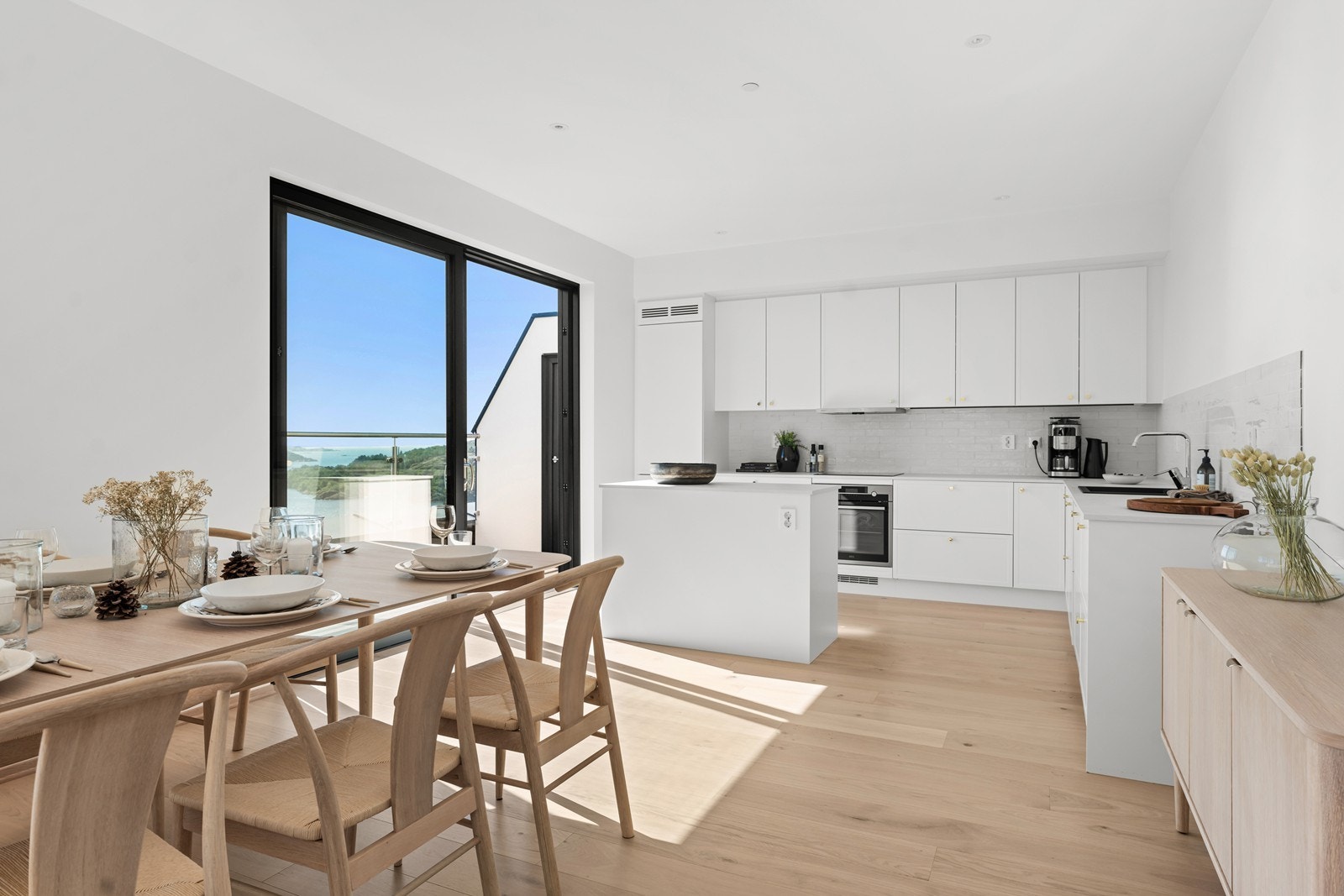 Plass til stor spisegruppe Galleribilde