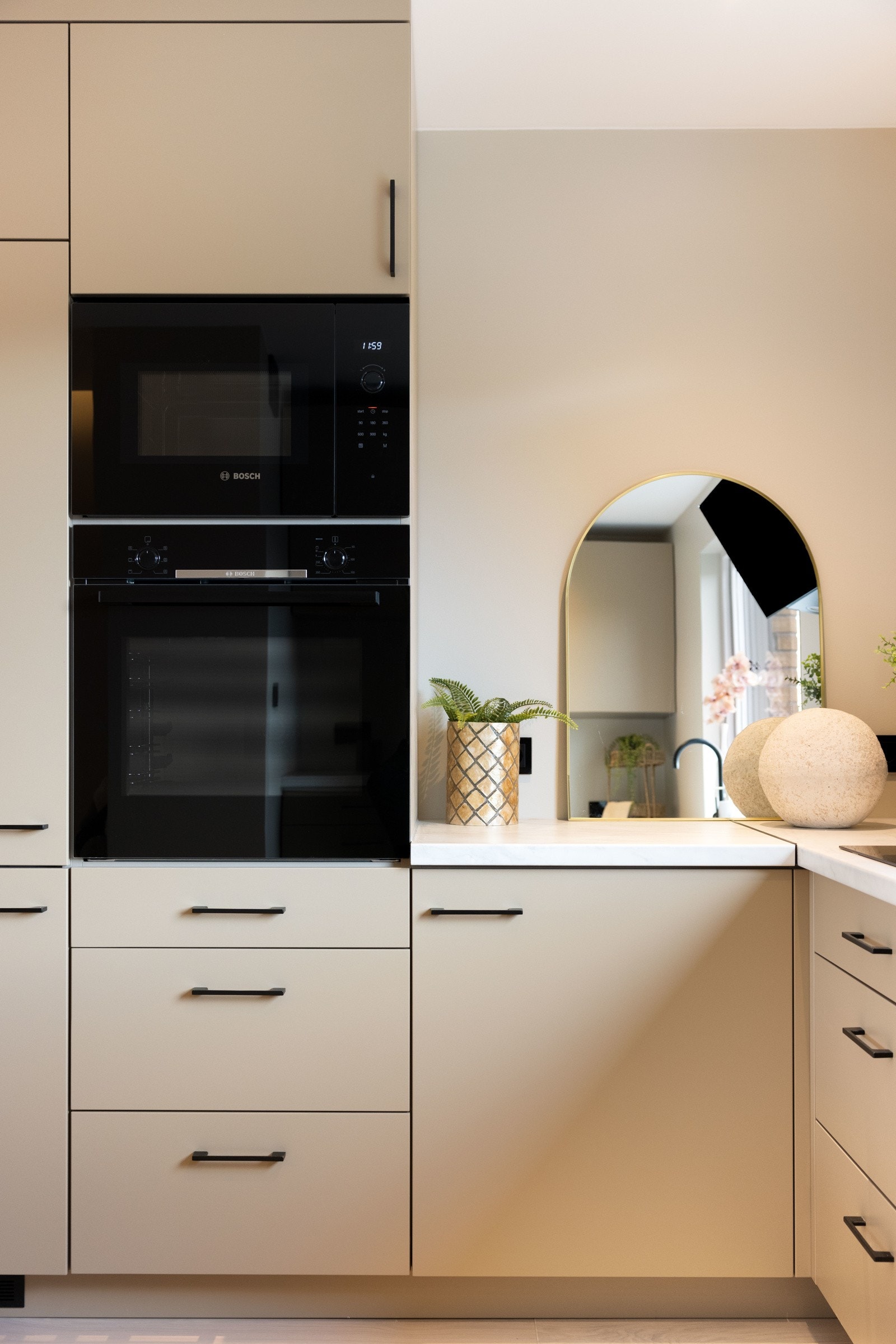 Helt nye og ubrukte hvitevarer fra Bosch og Elektrolux Galleribilde