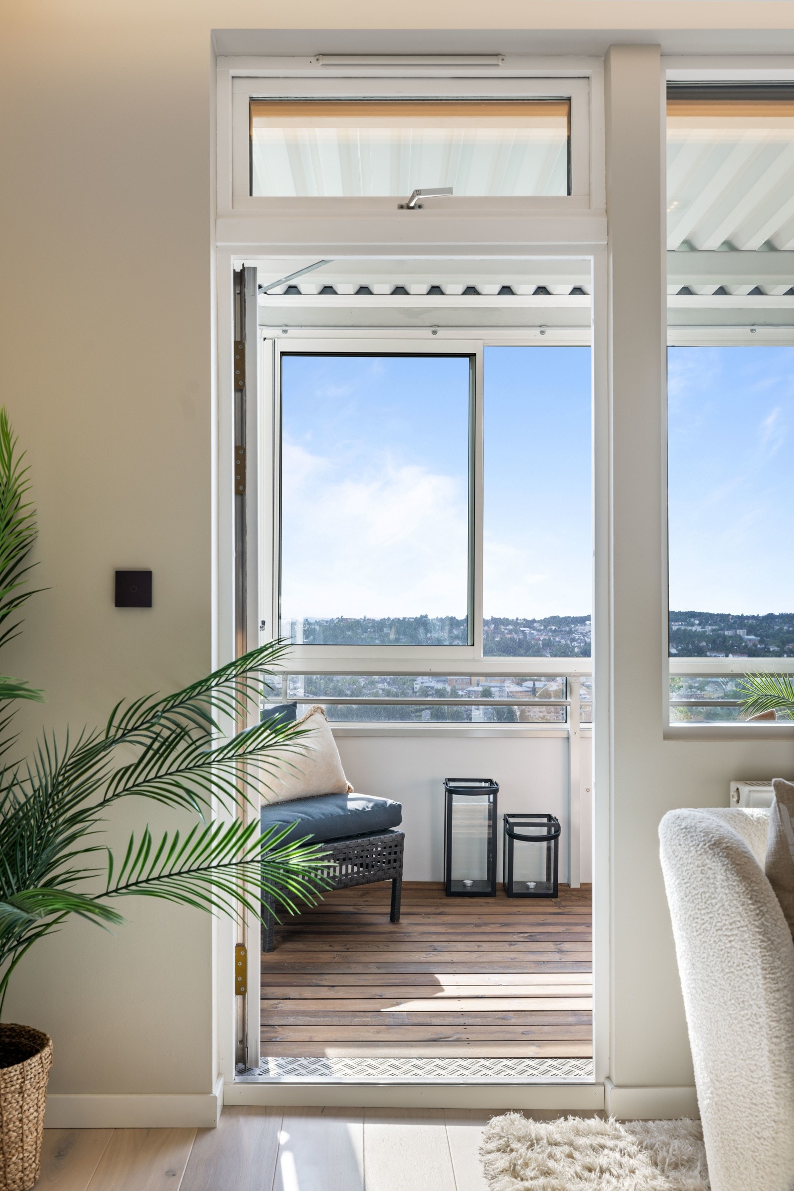 Fra stuen er det utgang til balkongen Galleribilde